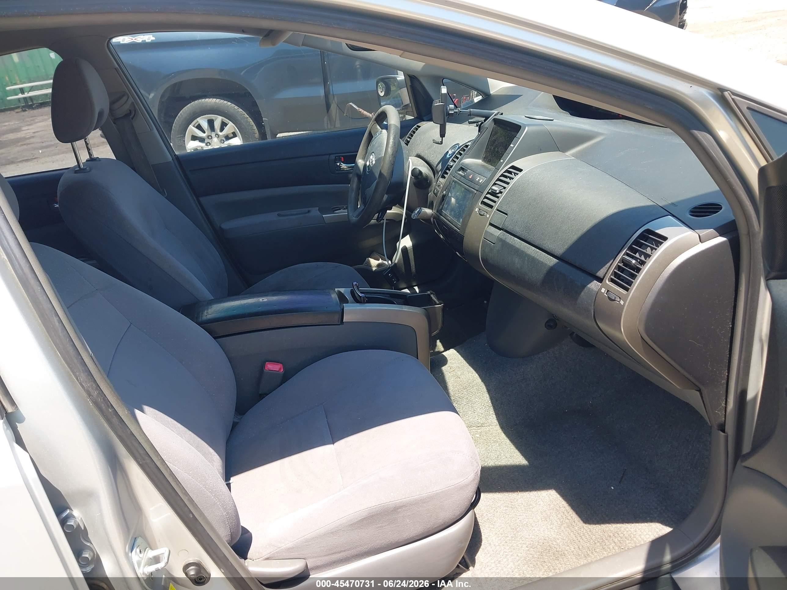 2007 Toyota Prius   Silver vin: JTDKB20U277664853