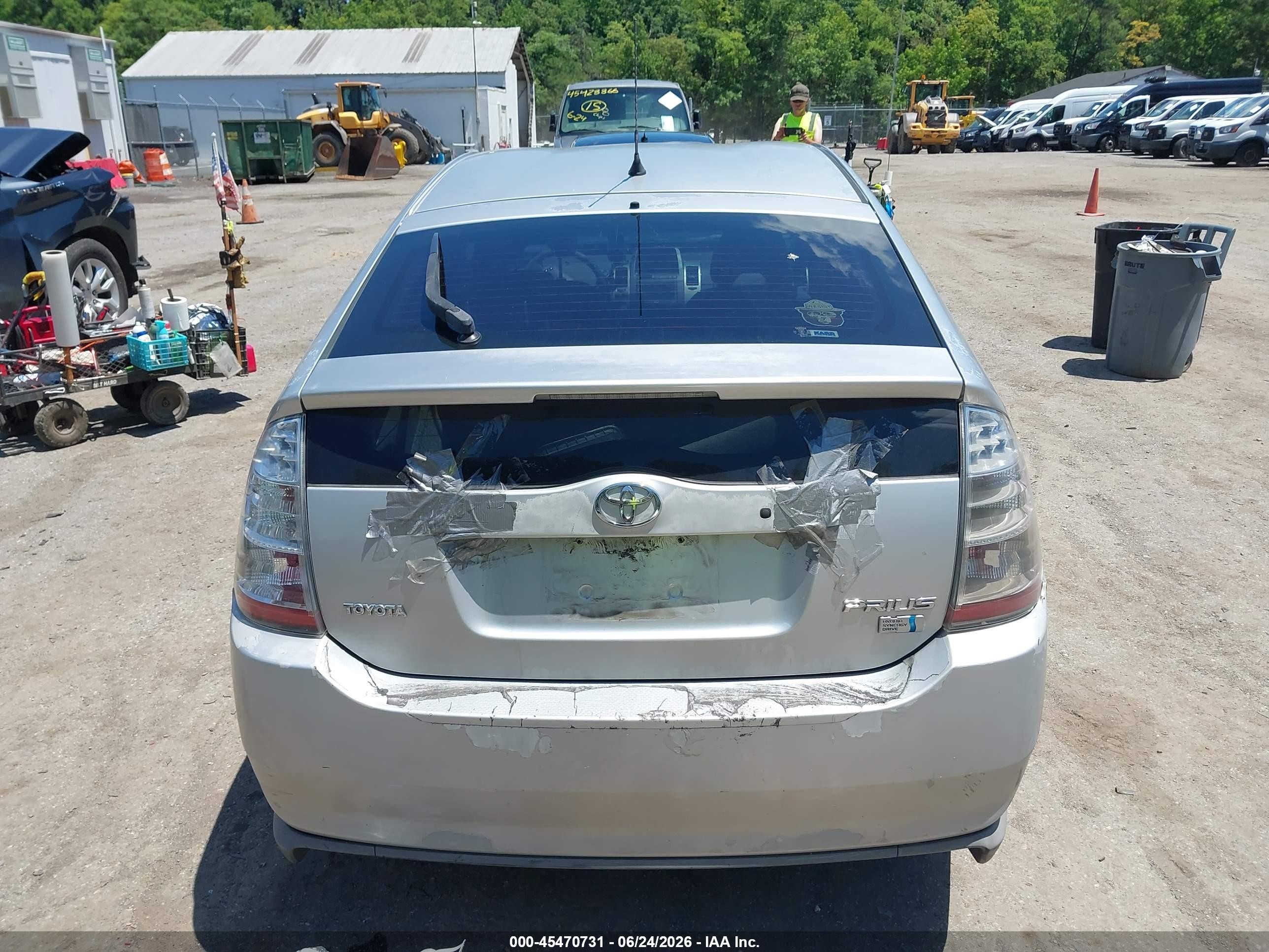 2007 Toyota Prius   Silver vin: JTDKB20U277664853