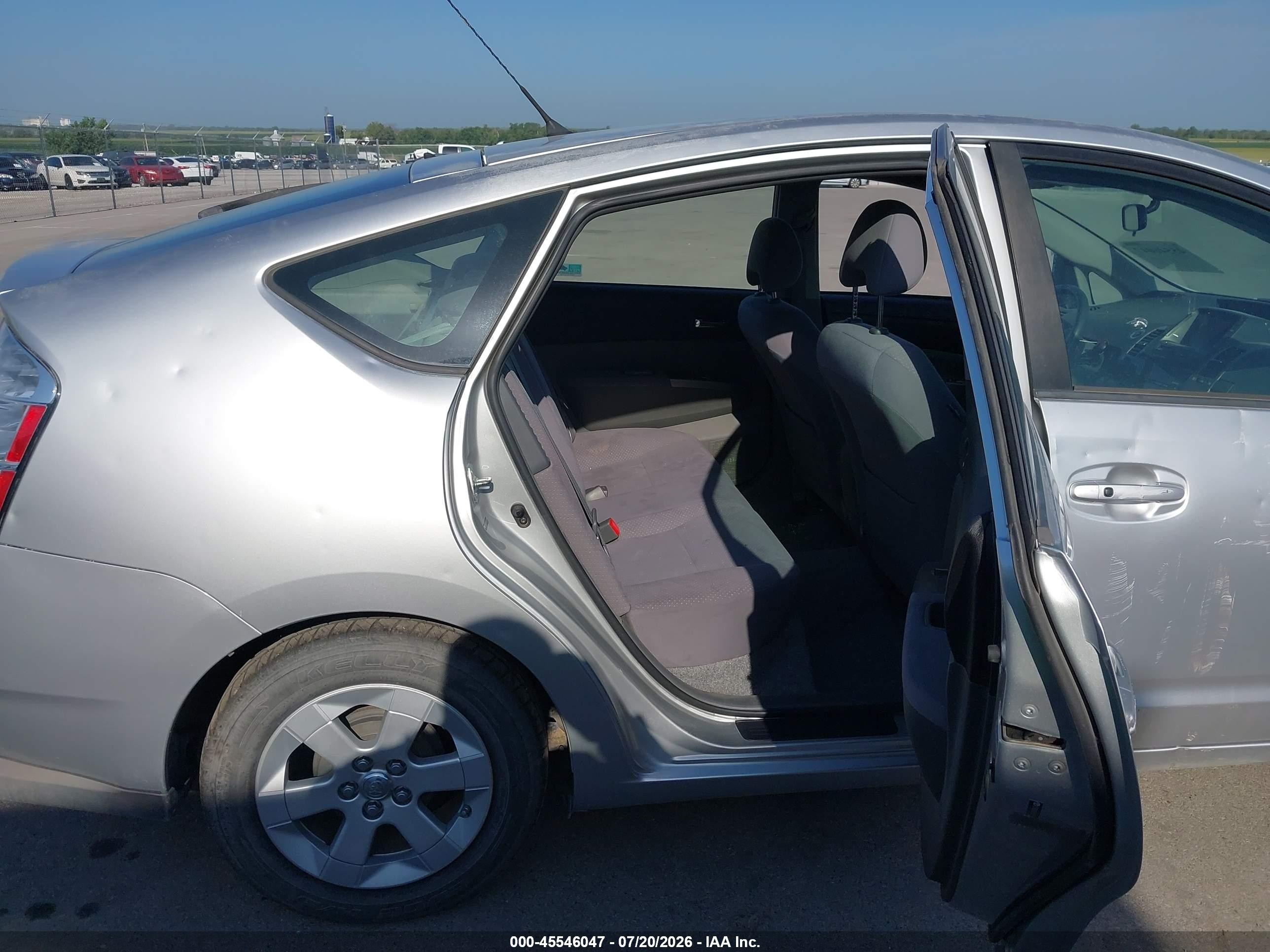 2008 Toyota Prius   Silver vin: JTDKB20U283307522