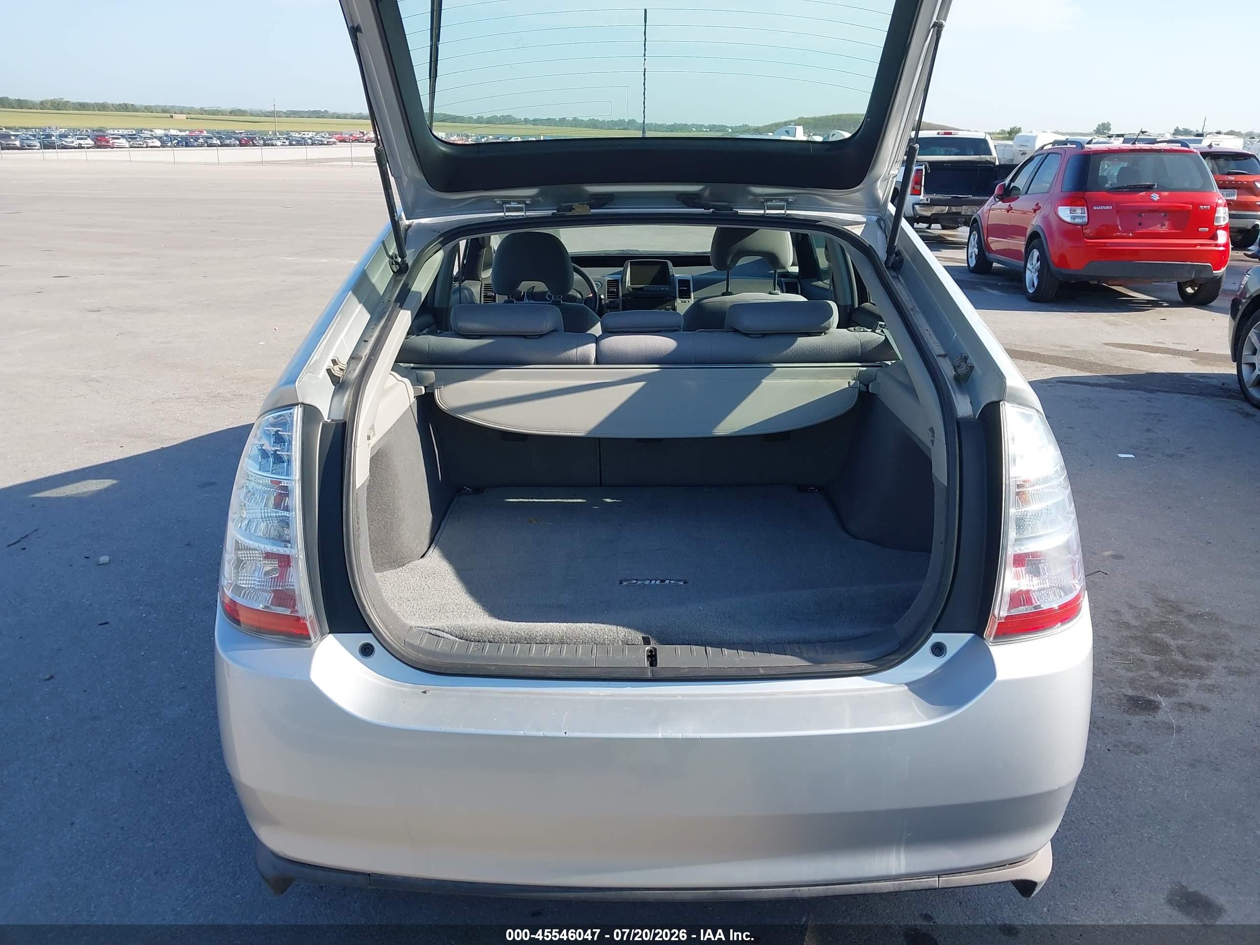 2008 Toyota Prius   Silver vin: JTDKB20U283307522
