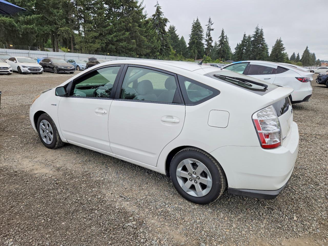 2008 Toyota Prius Base White vin: JTDKB20U283310422