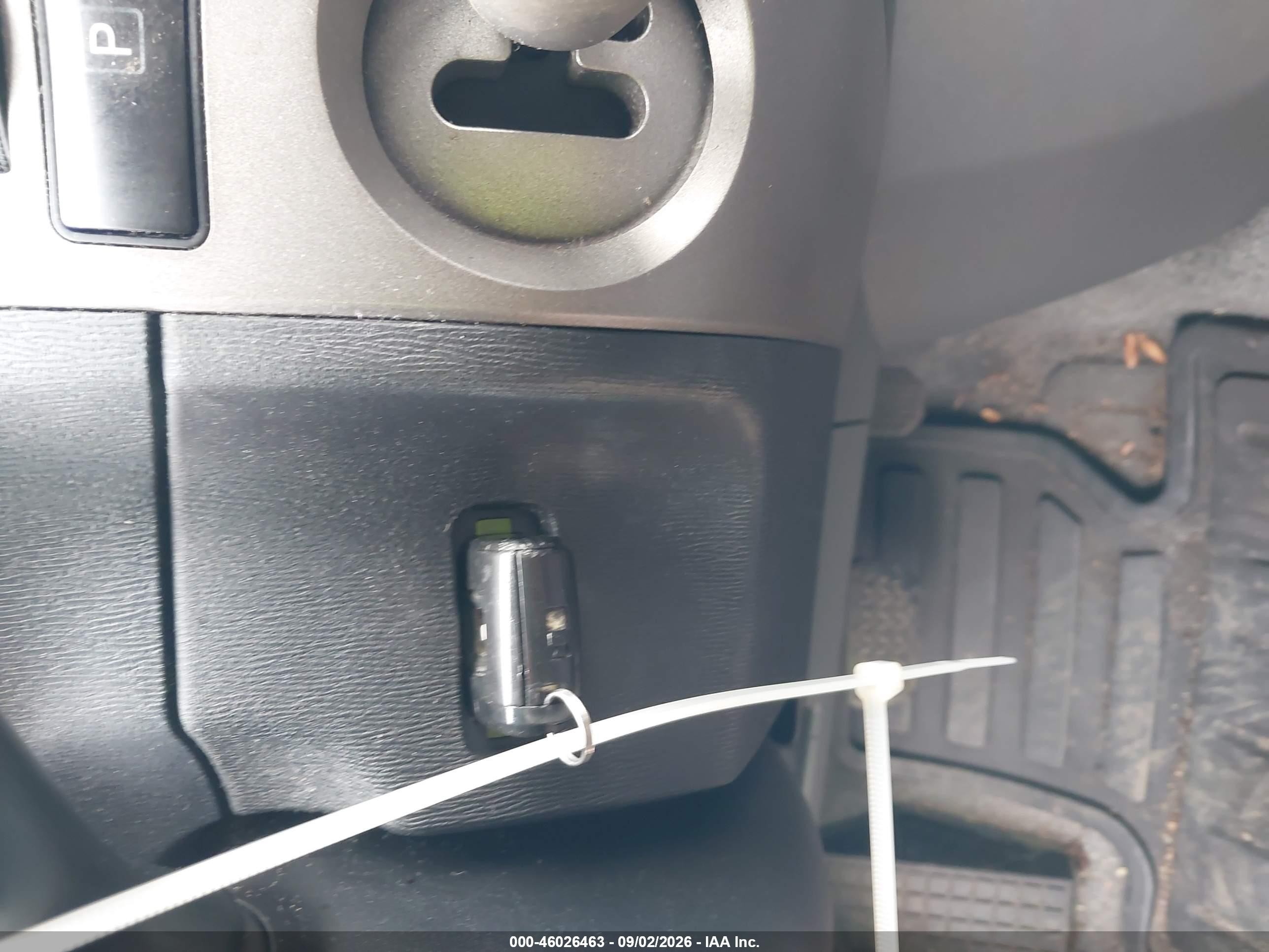 2008 Toyota Prius   Серебряный vin: JTDKB20U283349768