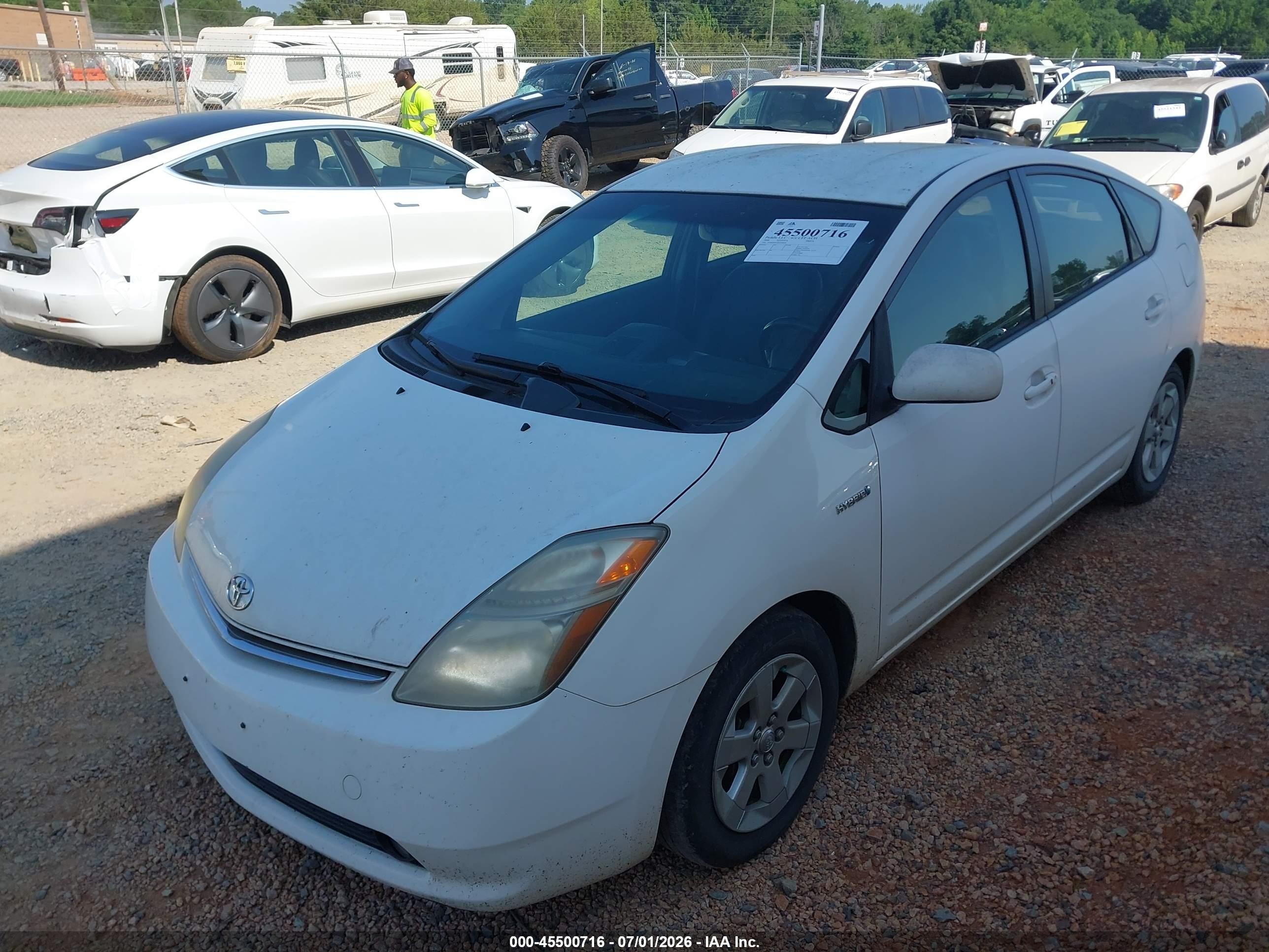 2008 Toyota Prius   White vin: JTDKB20U283350810
