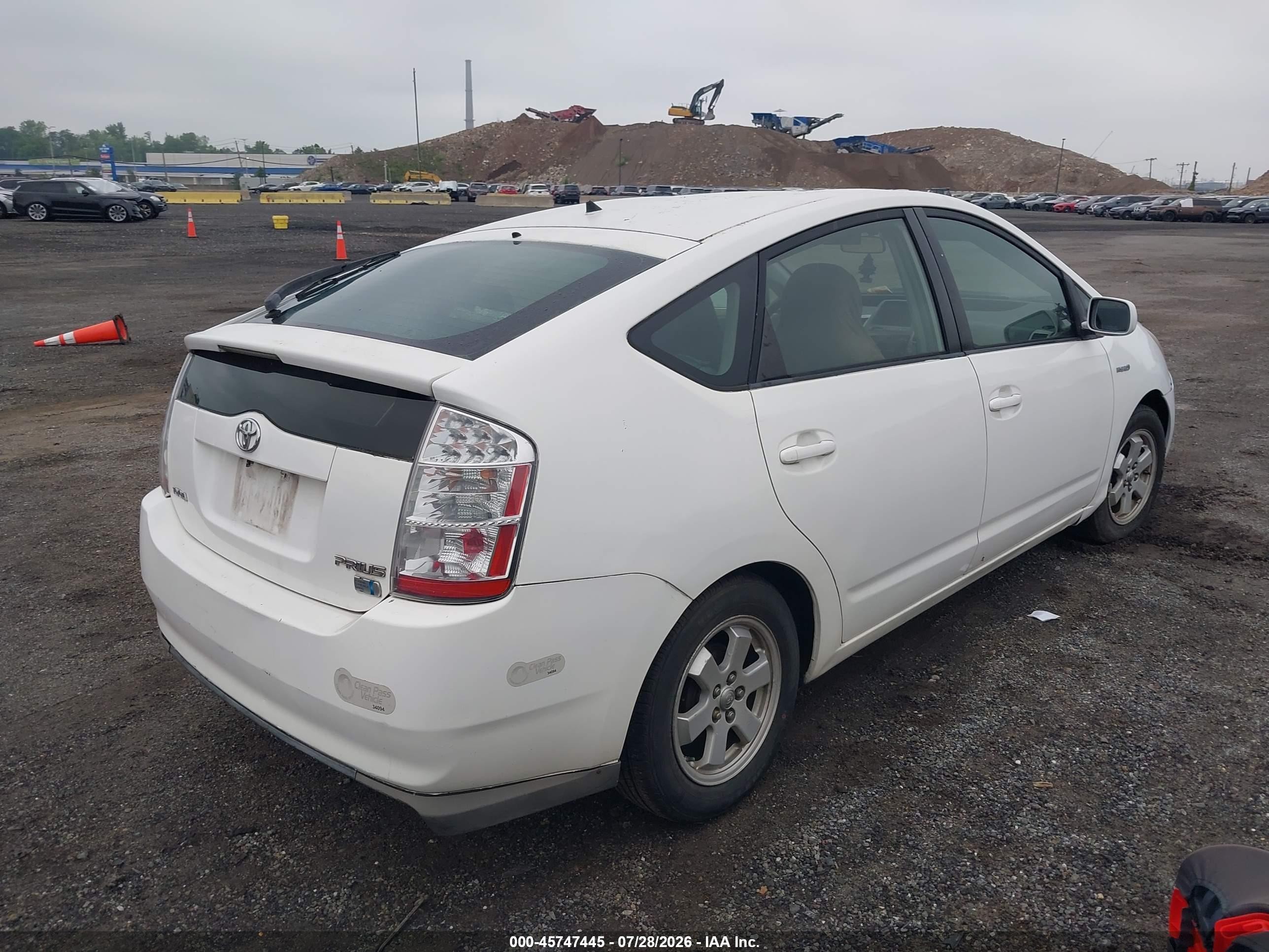2008 Toyota Prius   White vin: JTDKB20U283356557