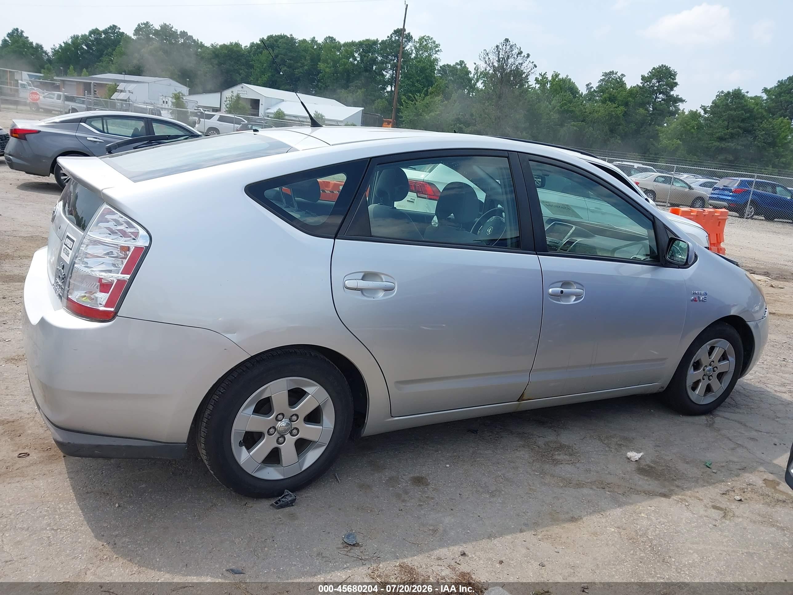 2008 Toyota Prius Silver vin: JTDKB20U283374704