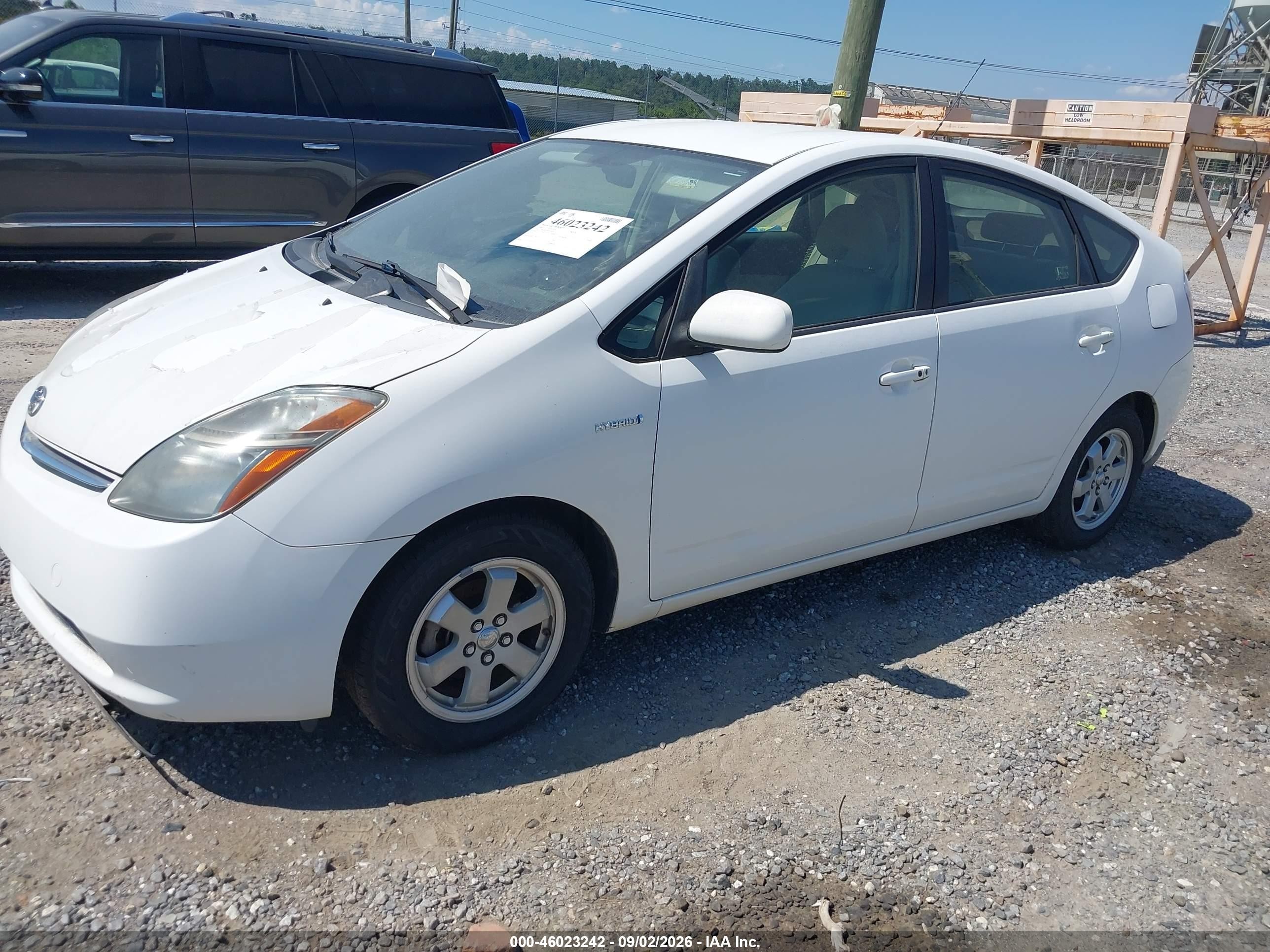 2008 Toyota Prius   White vin: JTDKB20U283405899