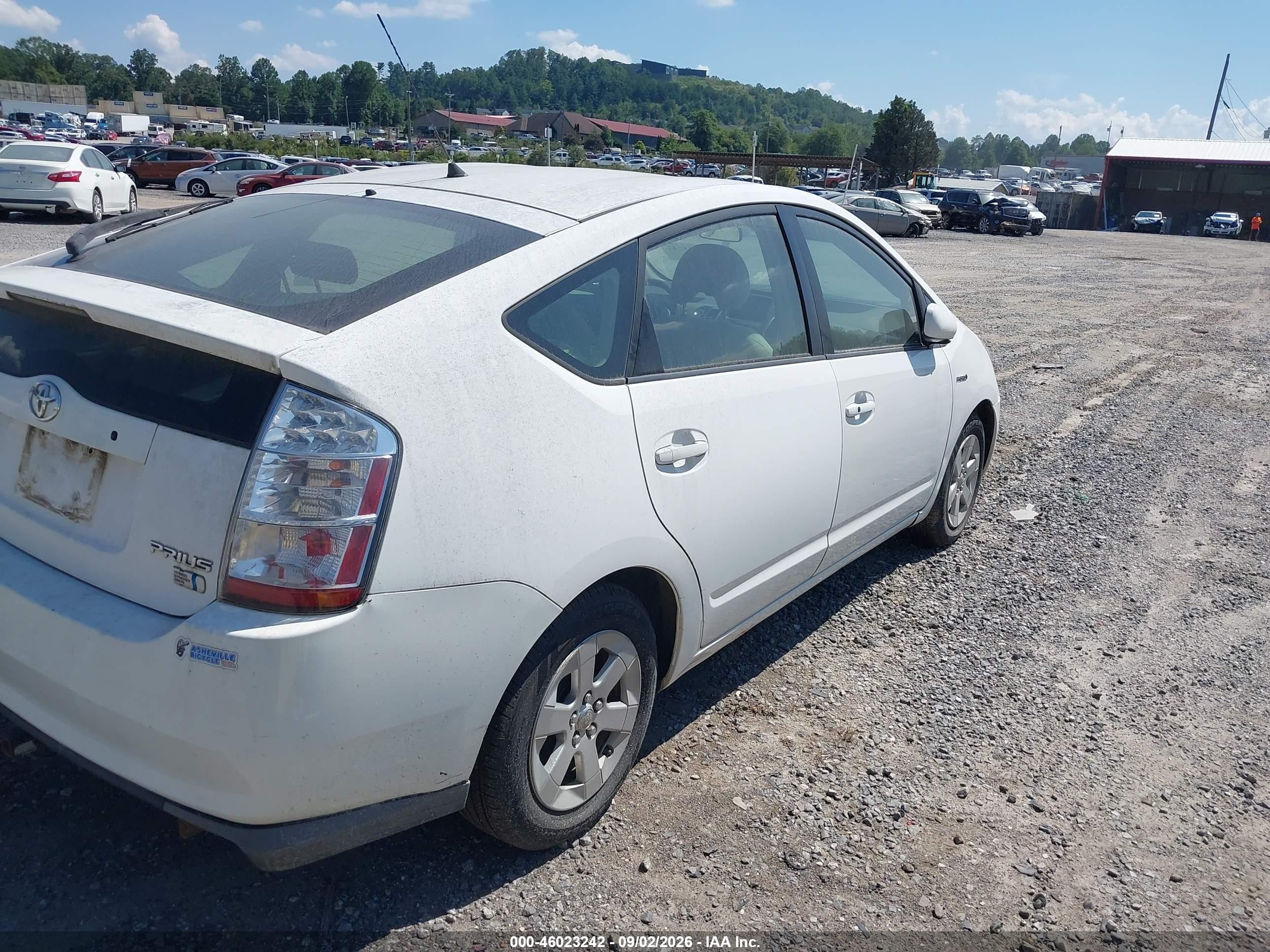 2008 Toyota Prius   White vin: JTDKB20U283405899