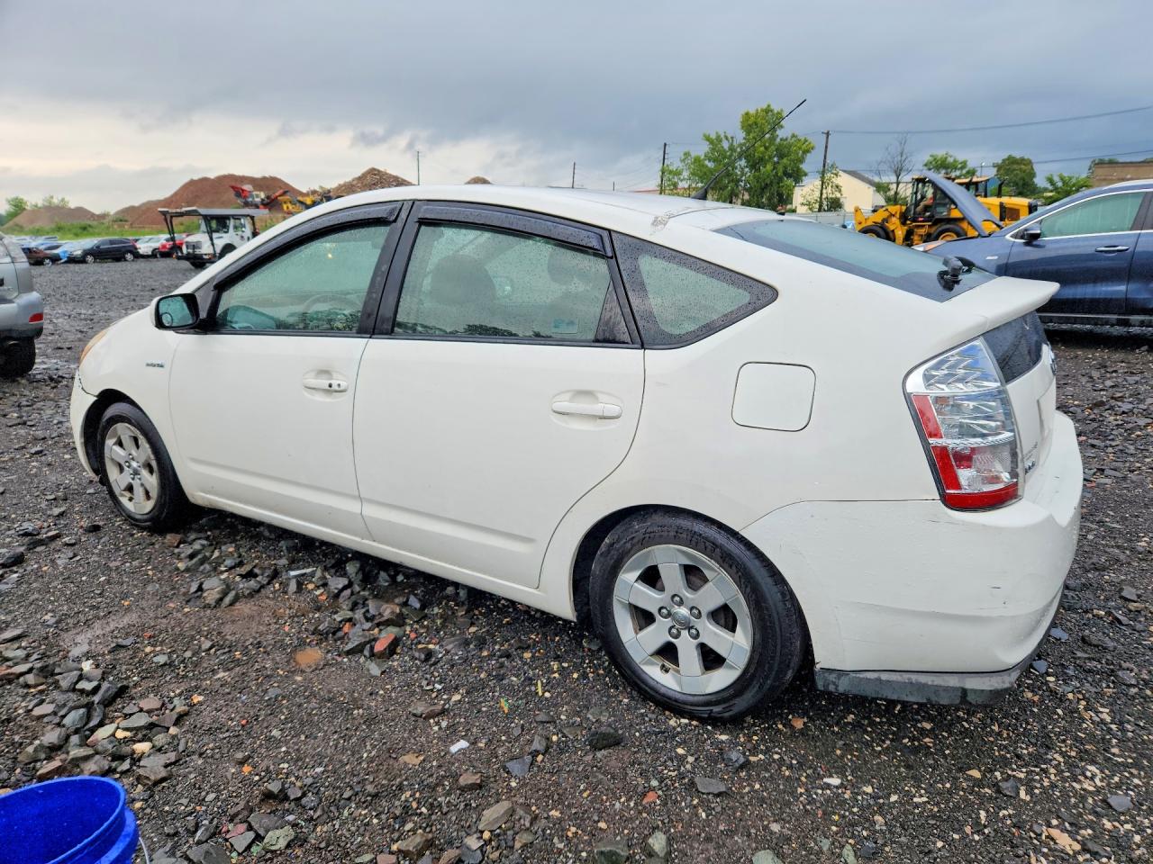 2008 Toyota Prius Base White vin: JTDKB20U283410486