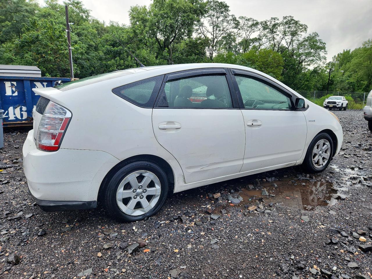 2008 Toyota Prius Base White vin: JTDKB20U283410486