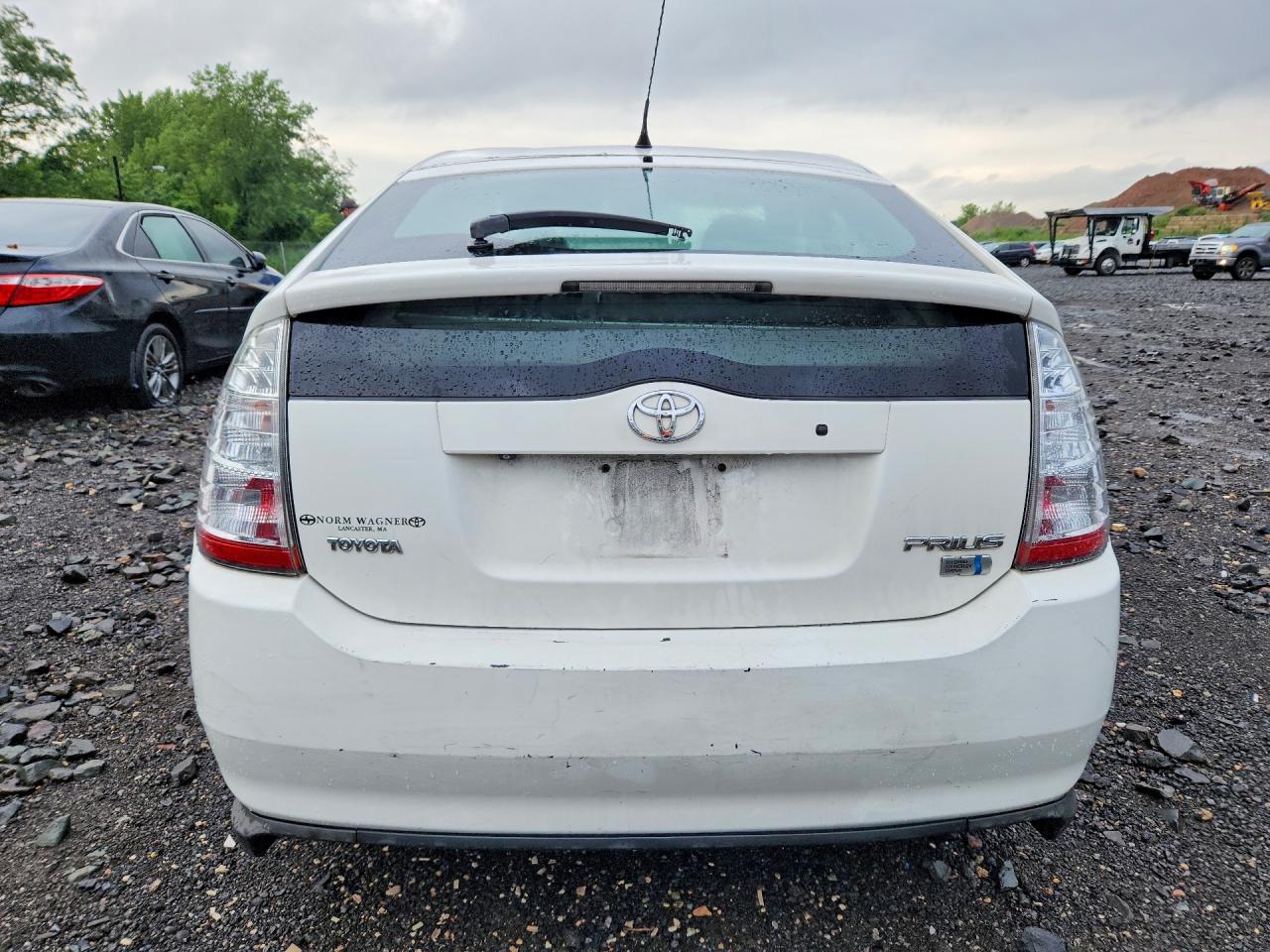 2008 Toyota Prius Base White vin: JTDKB20U283410486