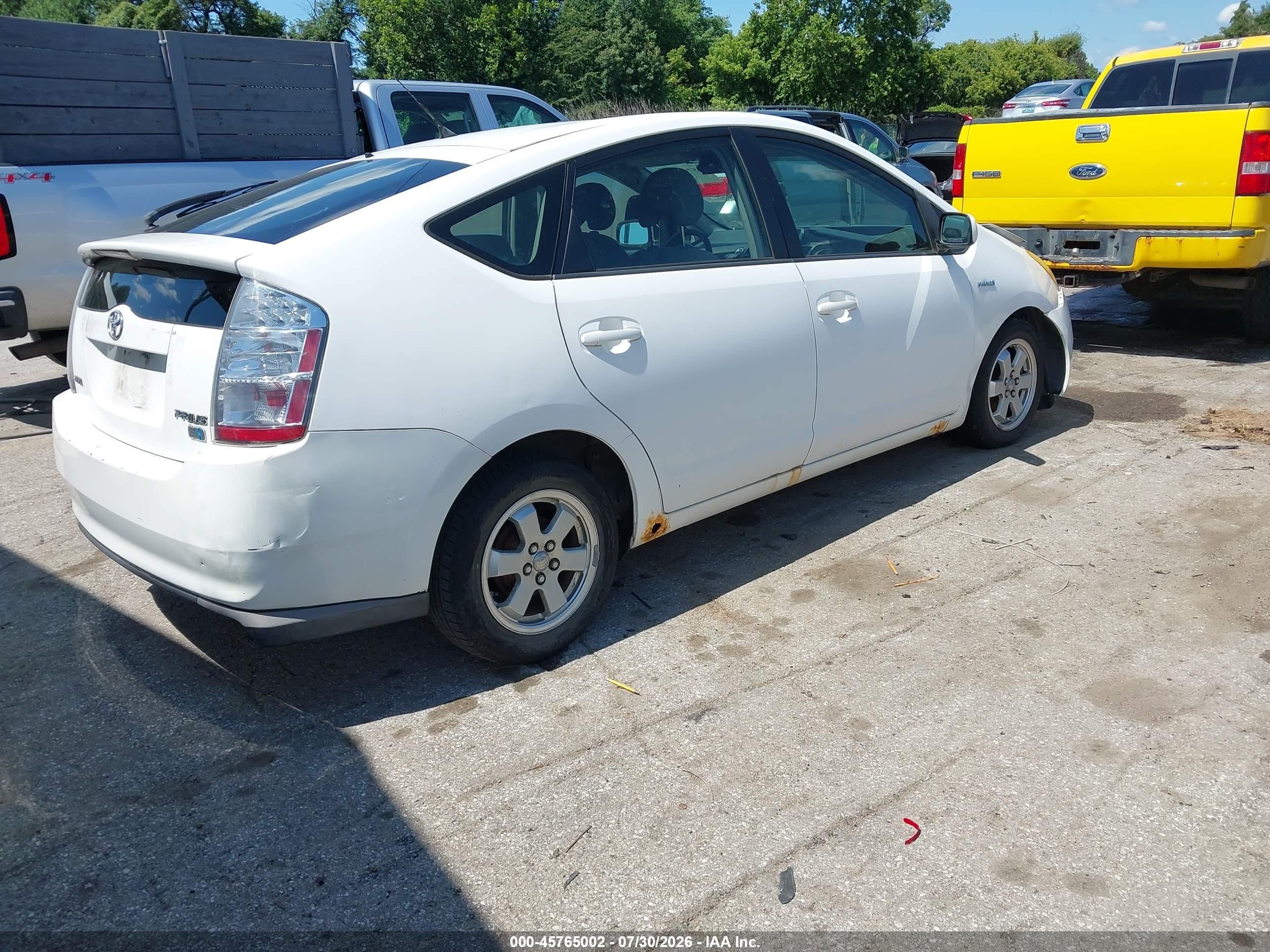 2008 Toyota Prius   White vin: JTDKB20U283417616