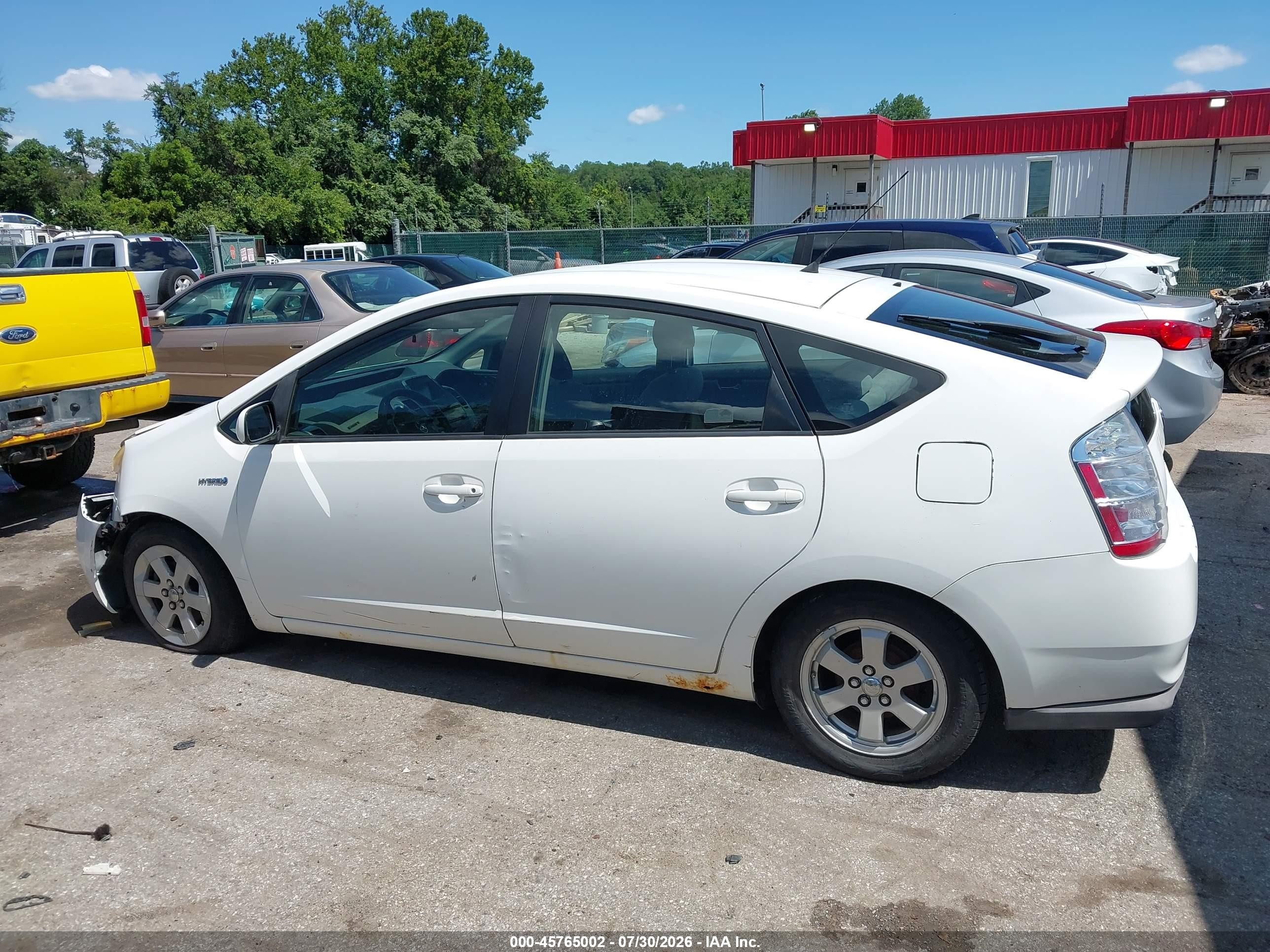 2008 Toyota Prius   White vin: JTDKB20U283417616