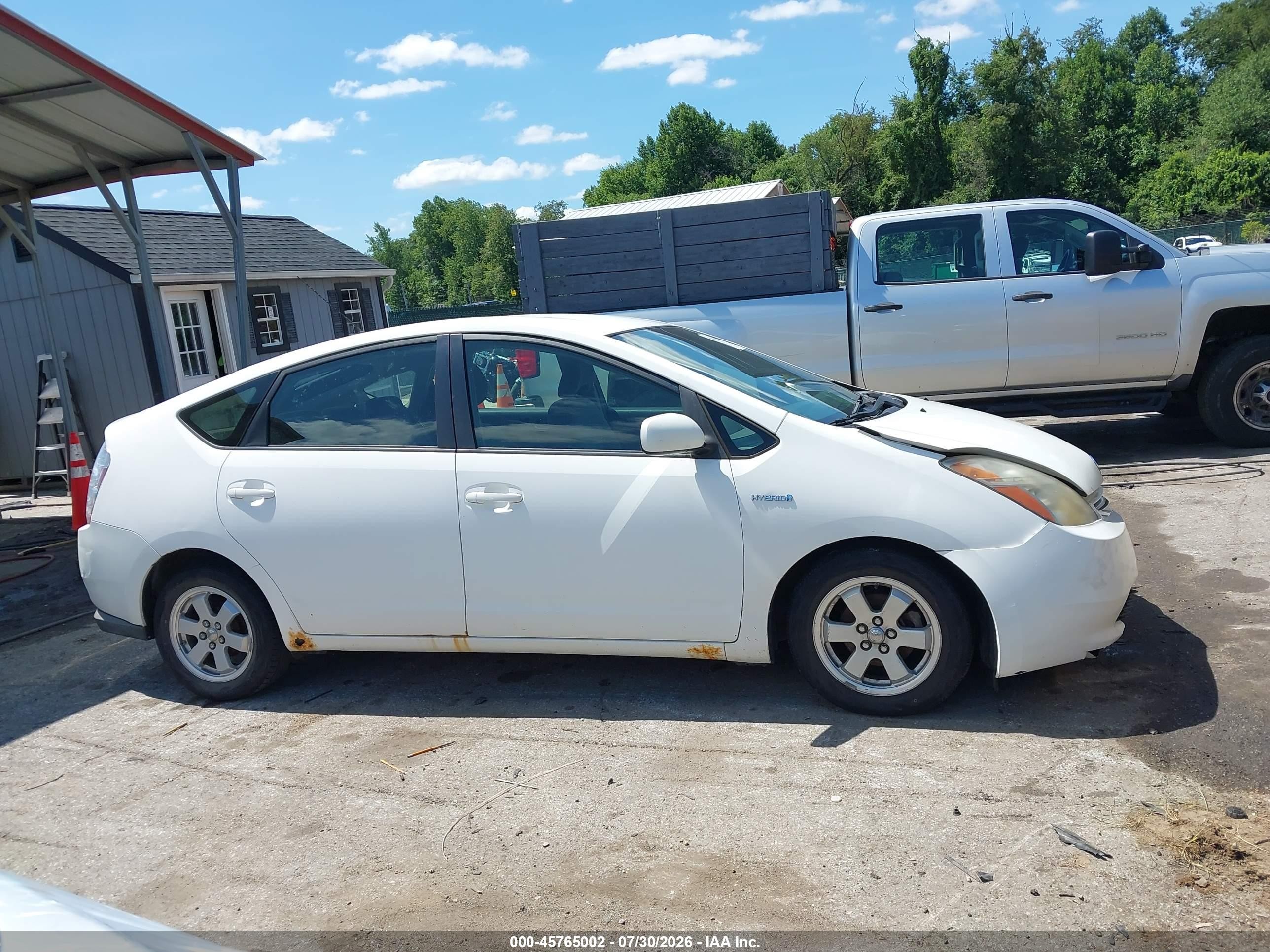 2008 Toyota Prius   White vin: JTDKB20U283417616
