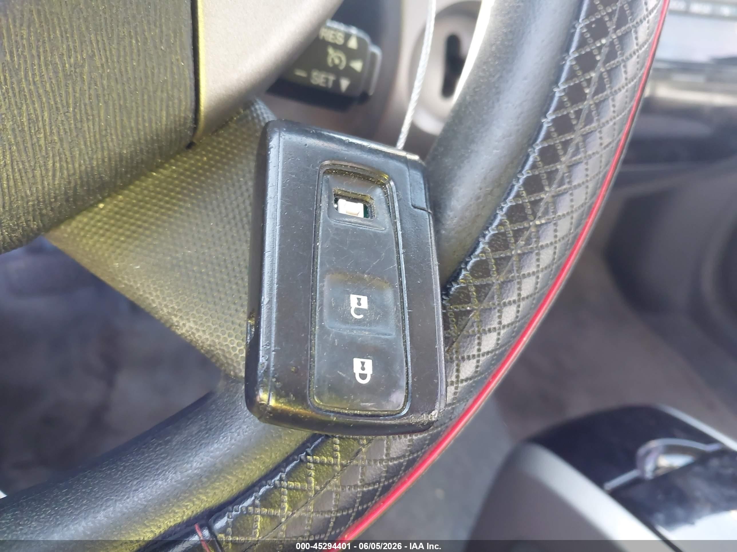2008 Toyota Prius   Red vin: JTDKB20U283421956