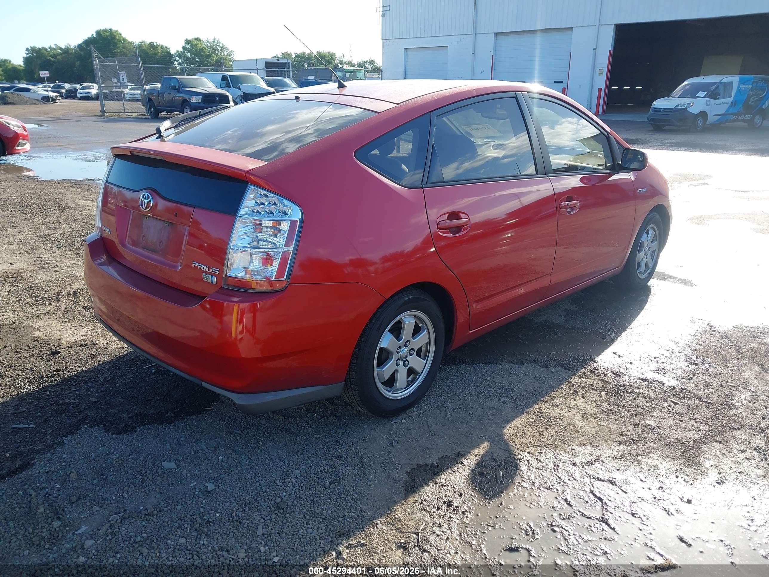 2008 Toyota Prius   Red vin: JTDKB20U283421956