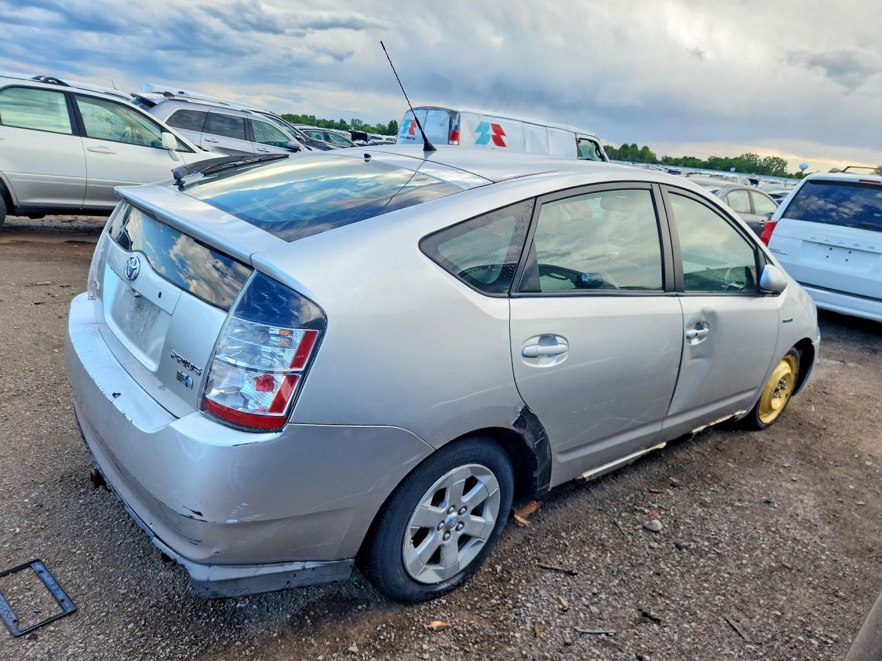 2008 Toyota Prius Base Silver vin: JTDKB20U287718878