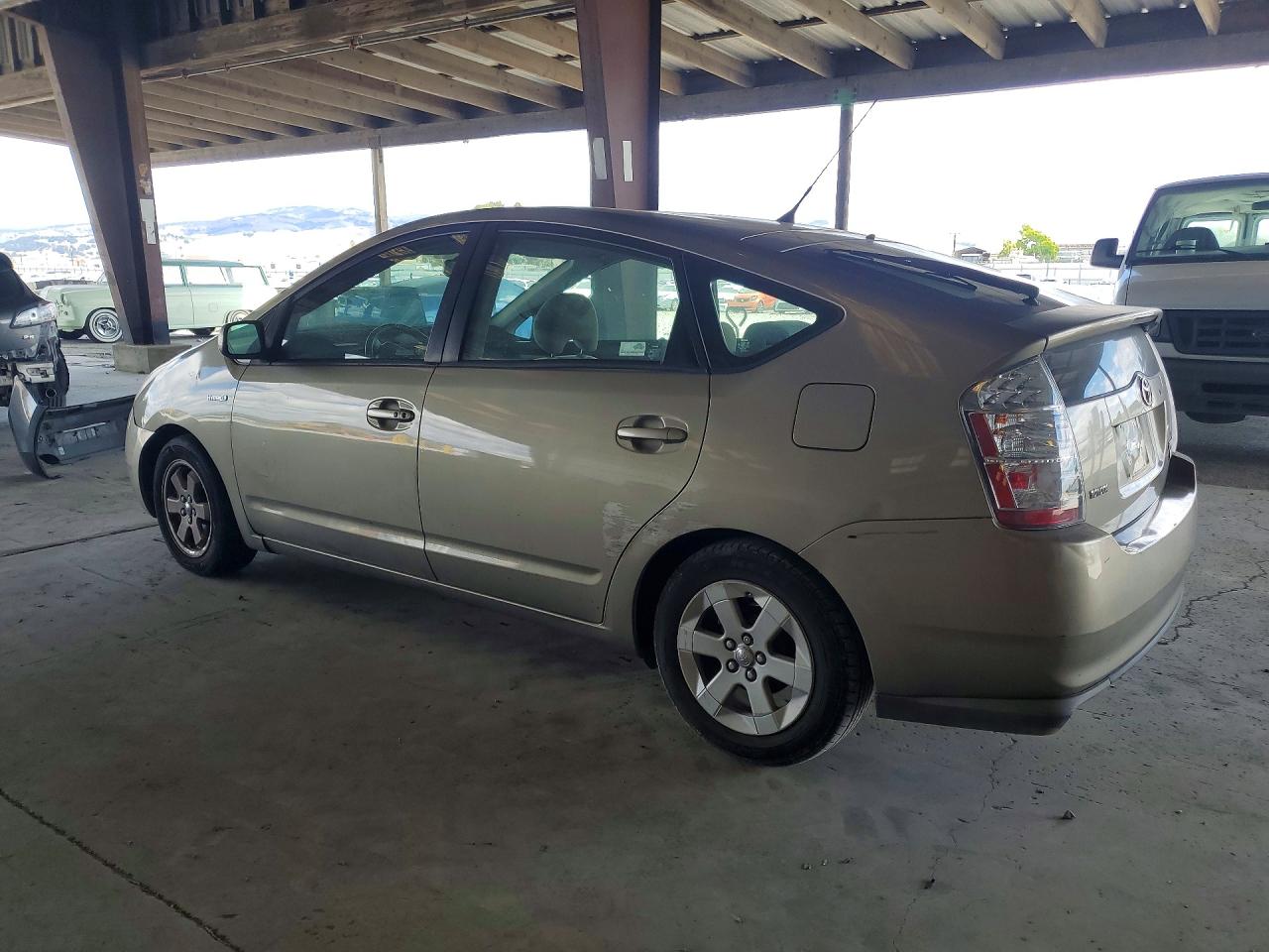 2008 Toyota Prius Base Tan vin: JTDKB20U287726088