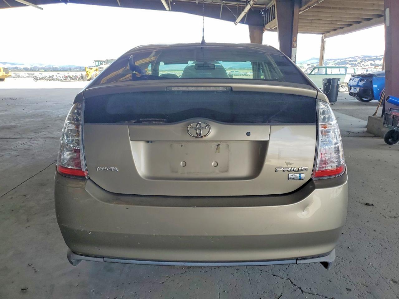 2008 Toyota Prius Base Tan vin: JTDKB20U287726088