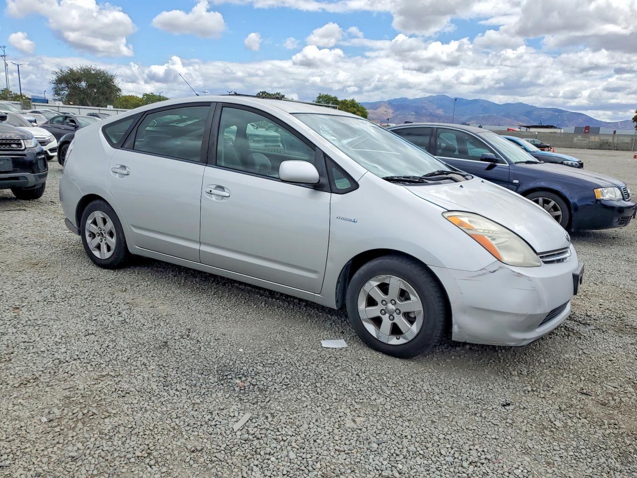 2008 Toyota Prius Base Silver vin: JTDKB20U287789739