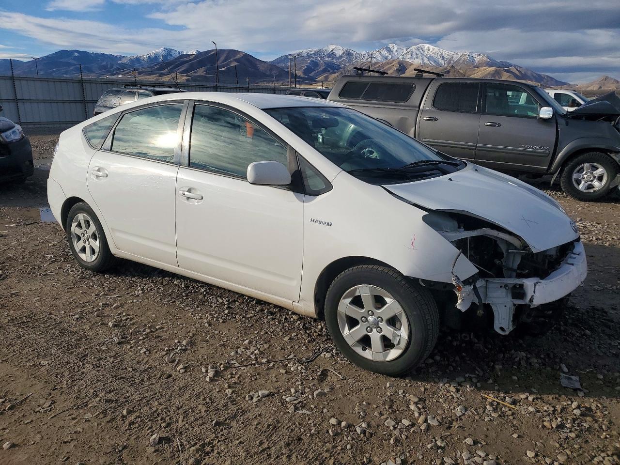 2009 Toyota Prius White vin: JTDKB20U293502280