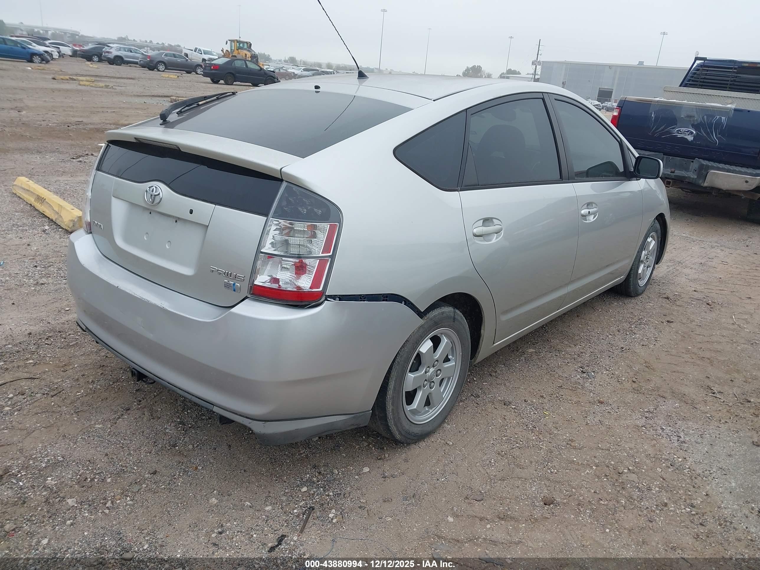 2004 Toyota Prius   Silver vin: JTDKB20U340007645