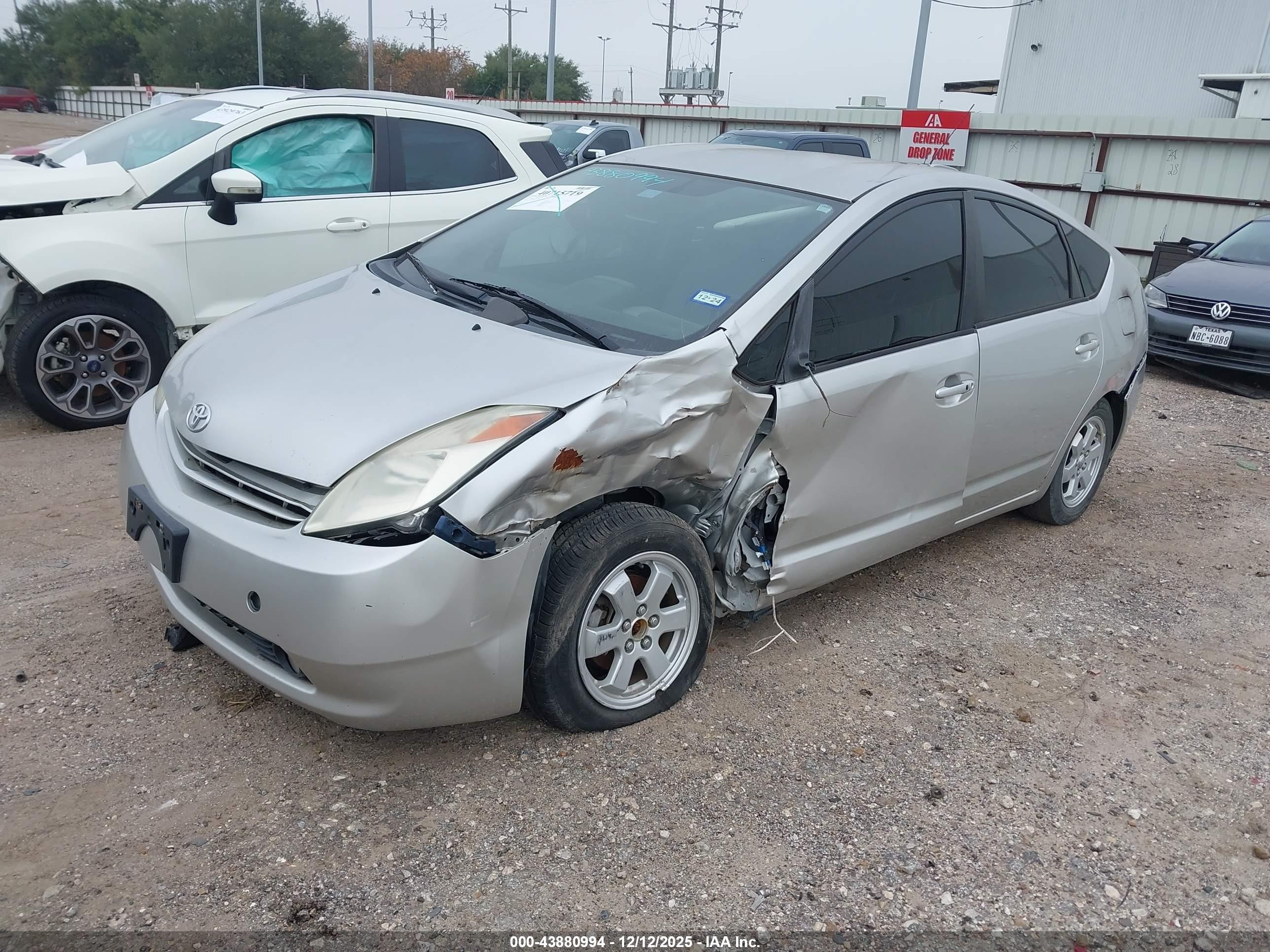 2004 Toyota Prius   Silver vin: JTDKB20U340007645
