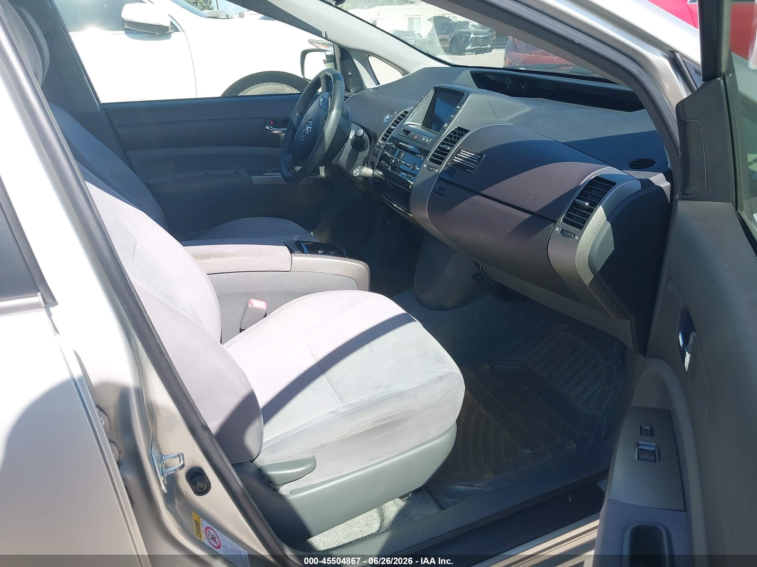 2004 Toyota Prius   Gray vin: JTDKB20U340115134