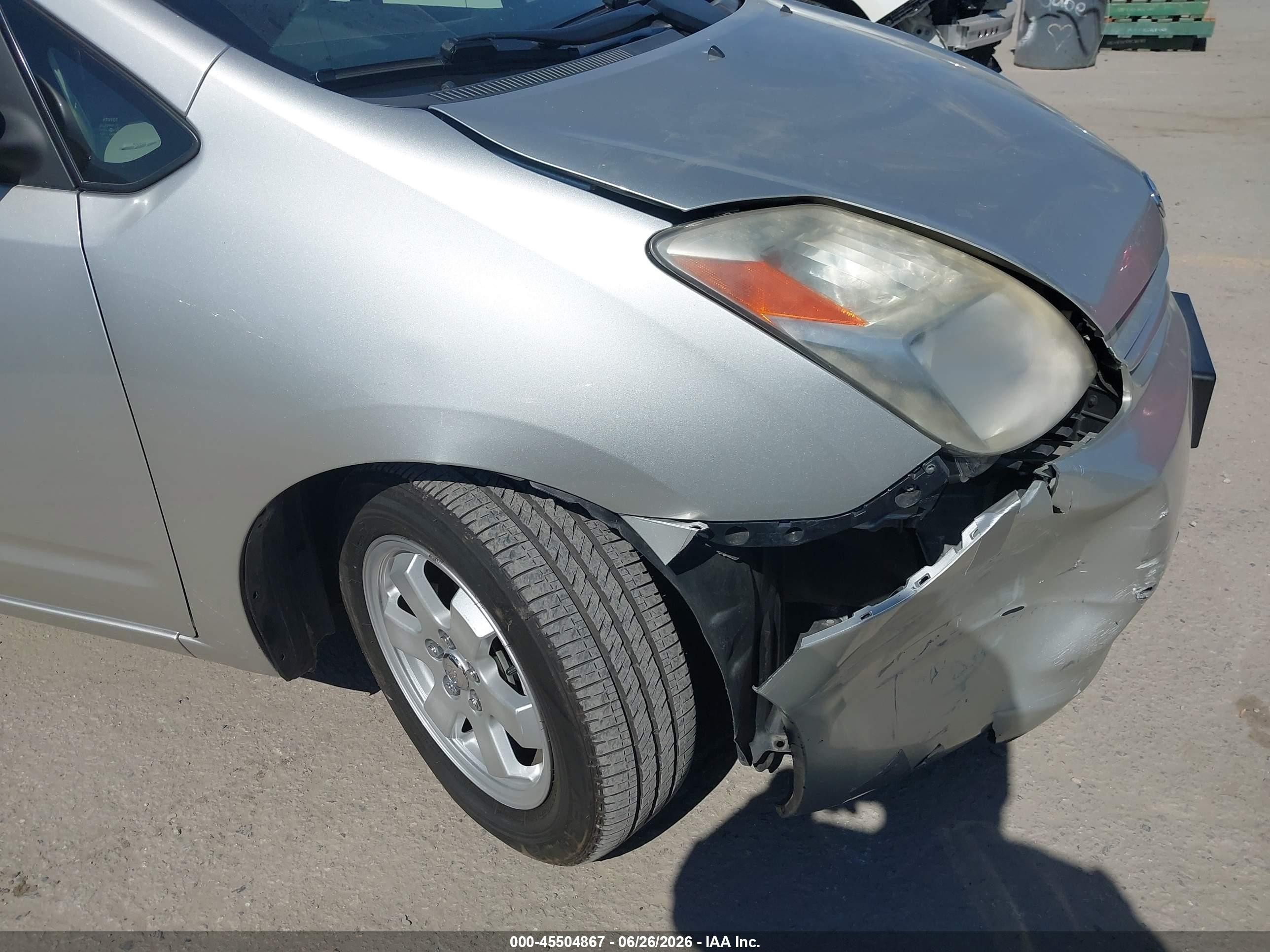 2004 Toyota Prius   Gray vin: JTDKB20U340115134