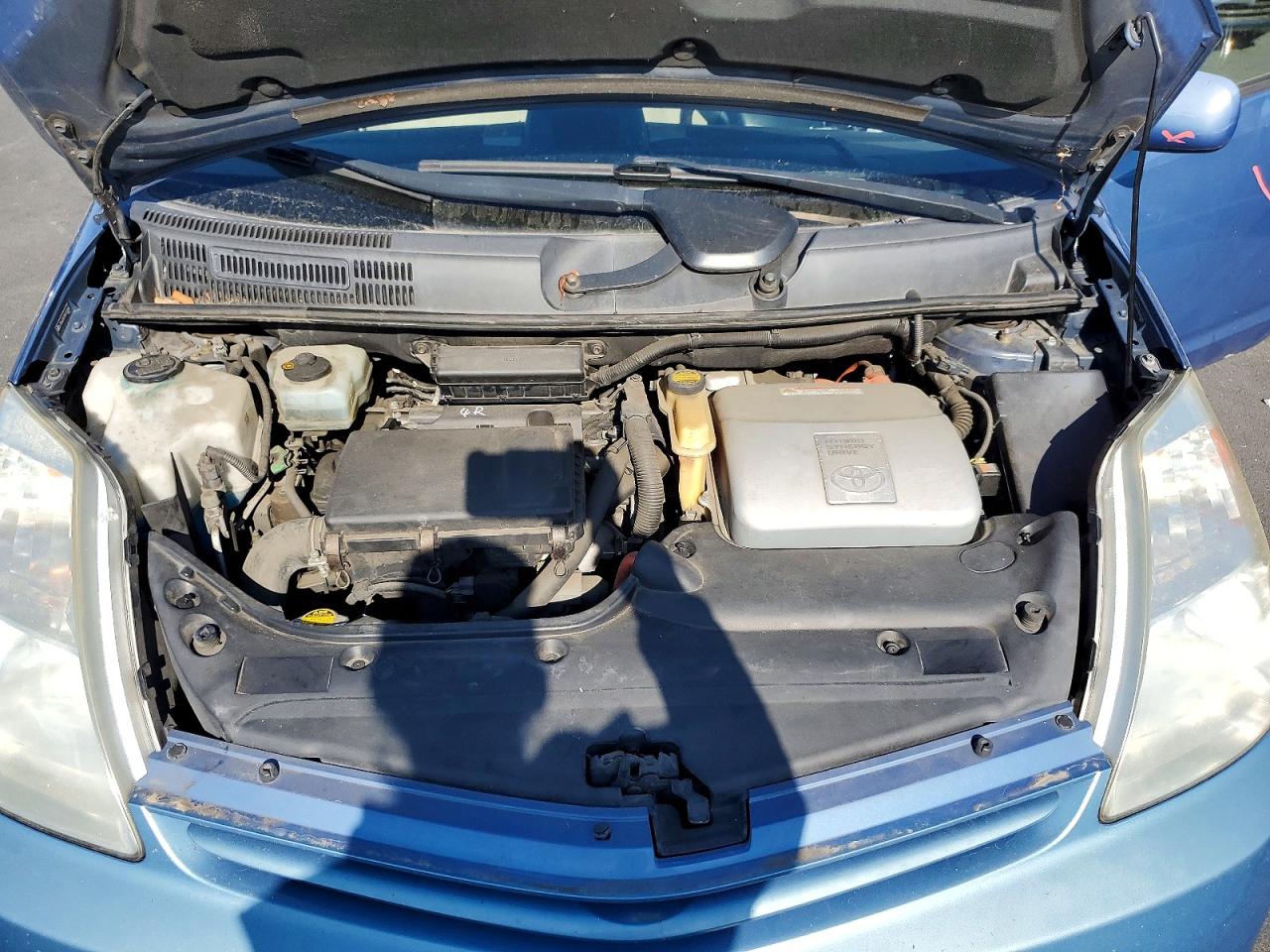 2005 Toyota Prius Base Blue vin: JTDKB20U350120240