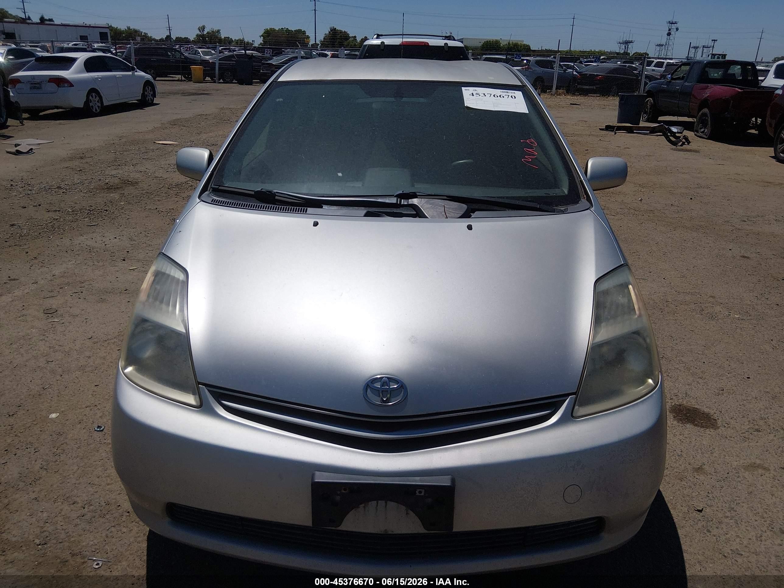 2005 Toyota Prius   Silver vin: JTDKB20U353011887