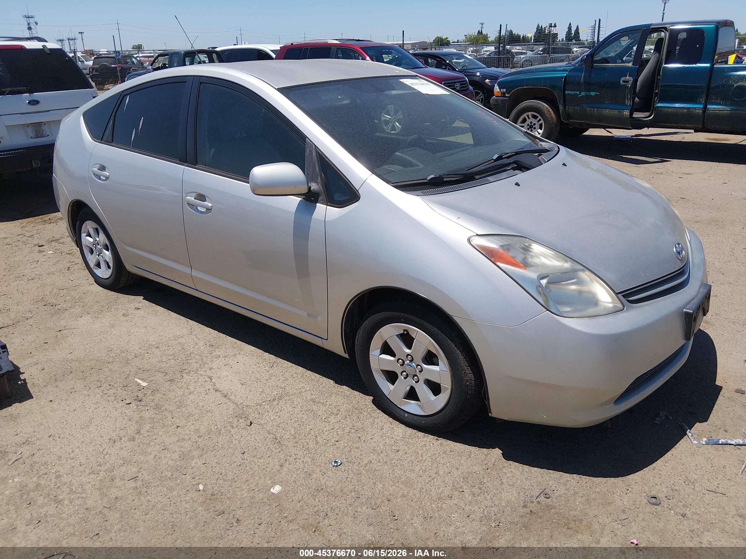 2005 Toyota Prius   Silver vin: JTDKB20U353011887
