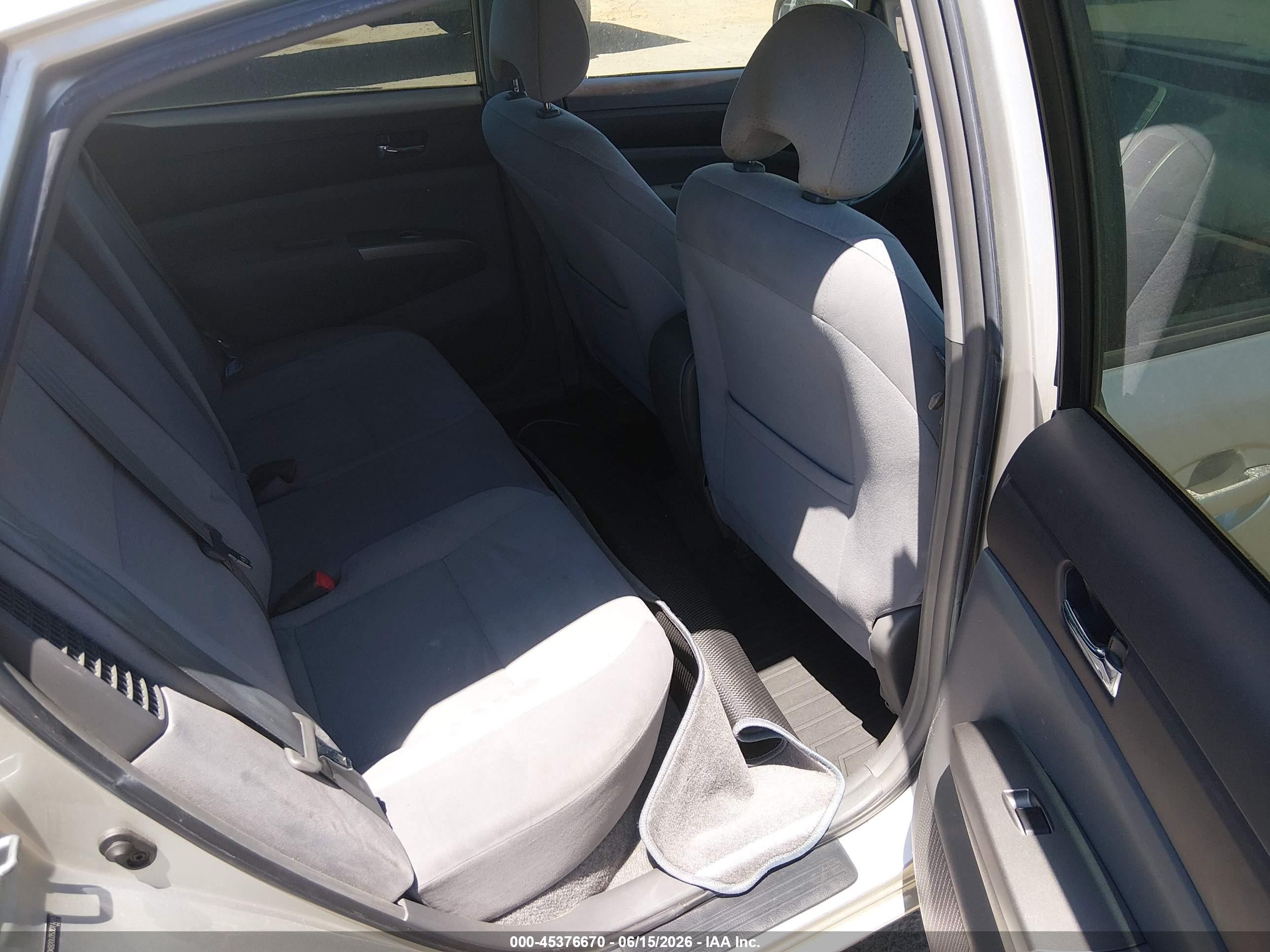 2005 Toyota Prius   Silver vin: JTDKB20U353011887