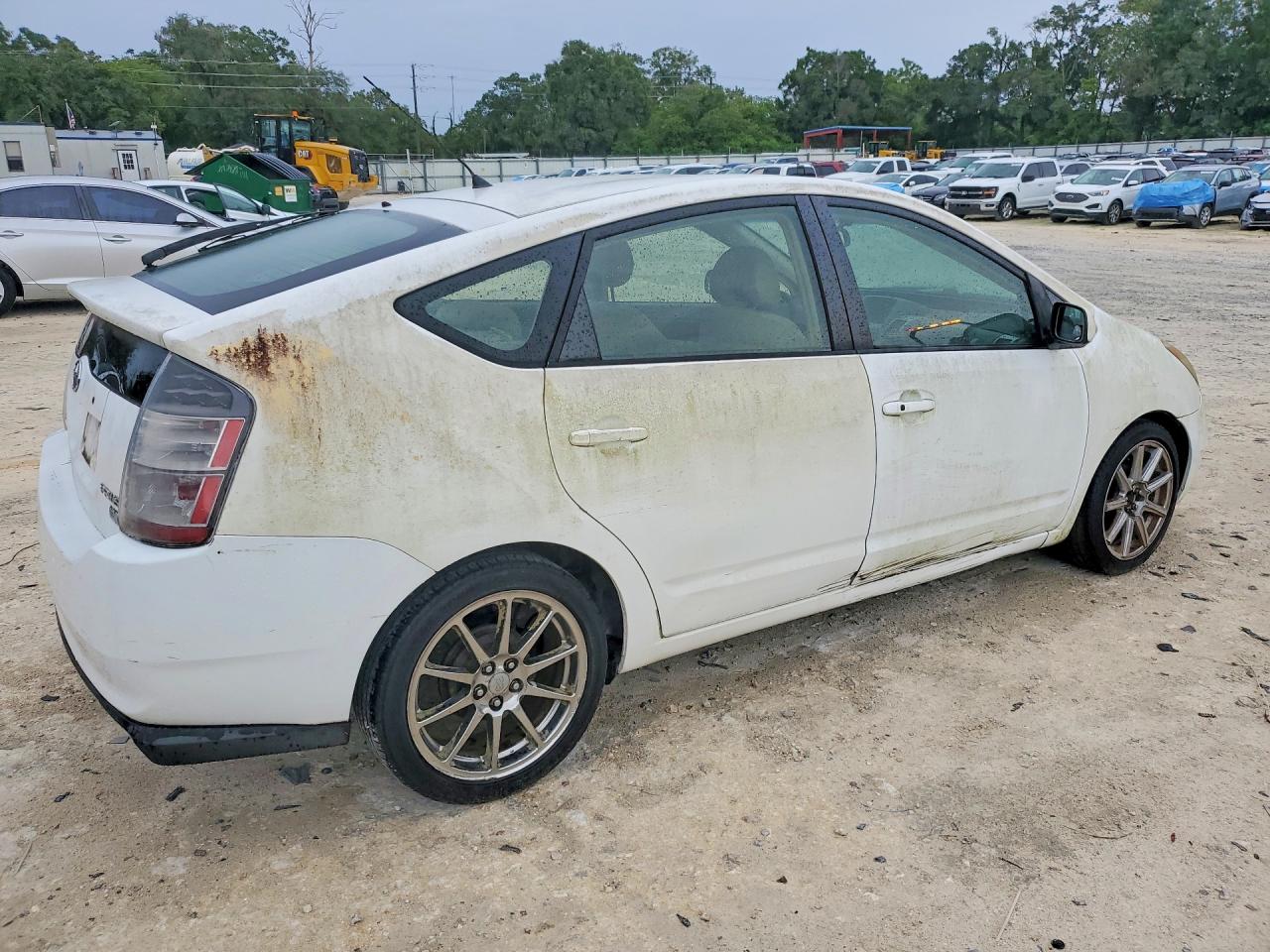 2005 Toyota Prius Base Белый vin: JTDKB20U353022629