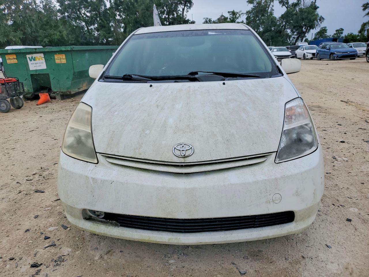 2005 Toyota Prius Base Белый vin: JTDKB20U353022629