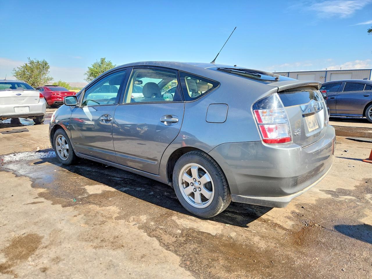 2005 Toyota Prius Base Gray vin: JTDKB20U353023926