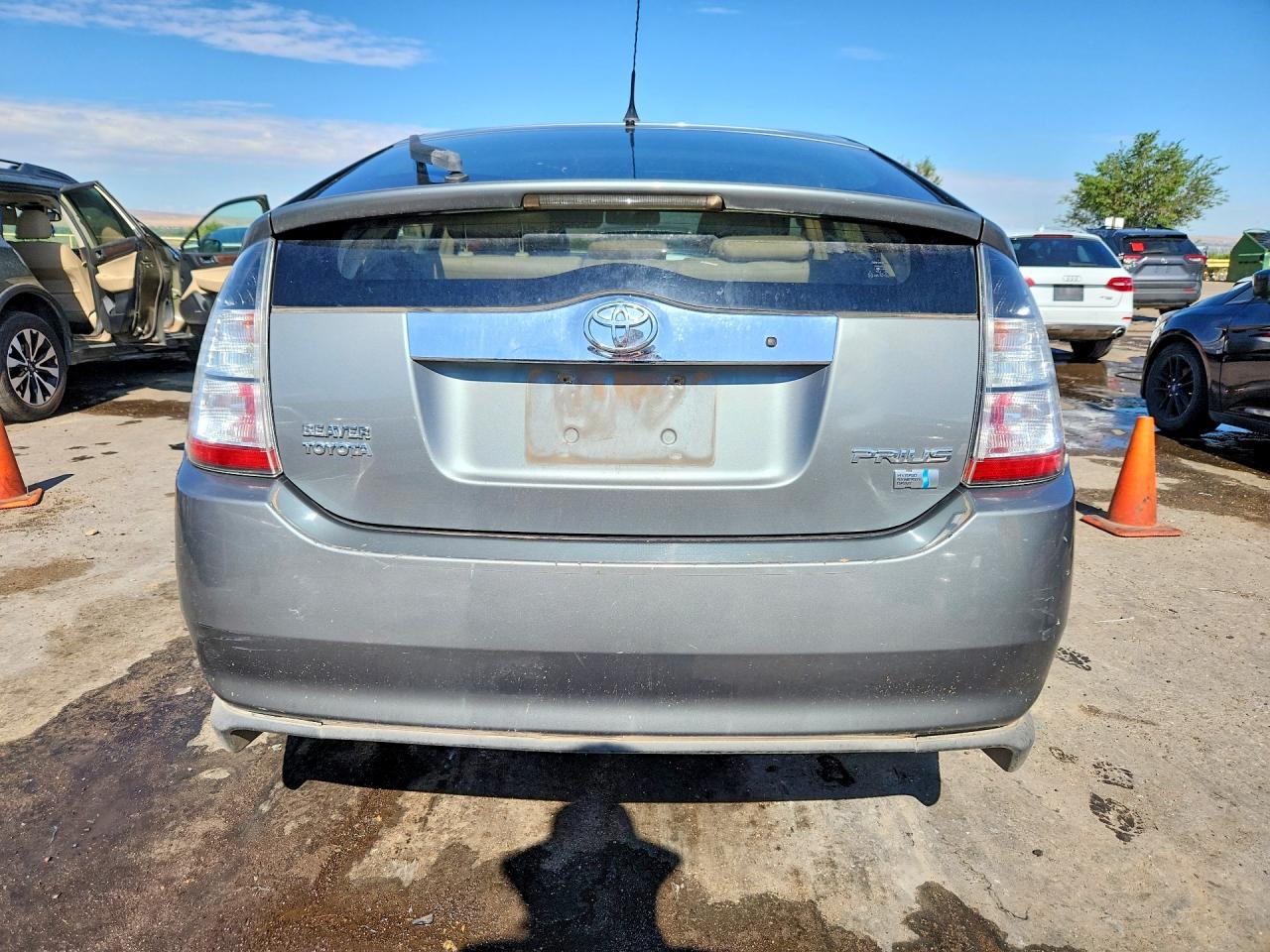 2005 Toyota Prius Base Gray vin: JTDKB20U353023926