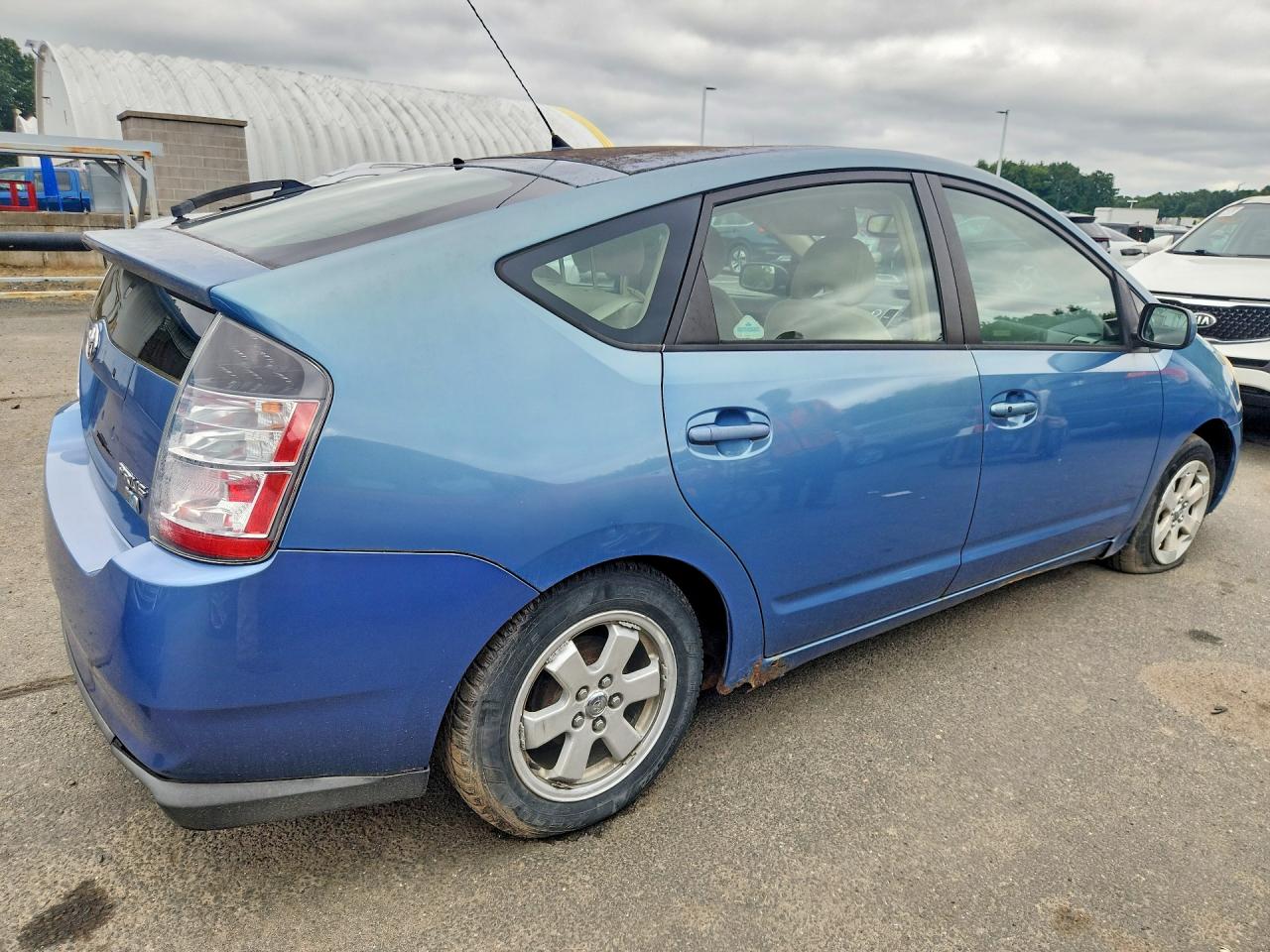 2005 Toyota Prius Base Blue vin: JTDKB20U353029354