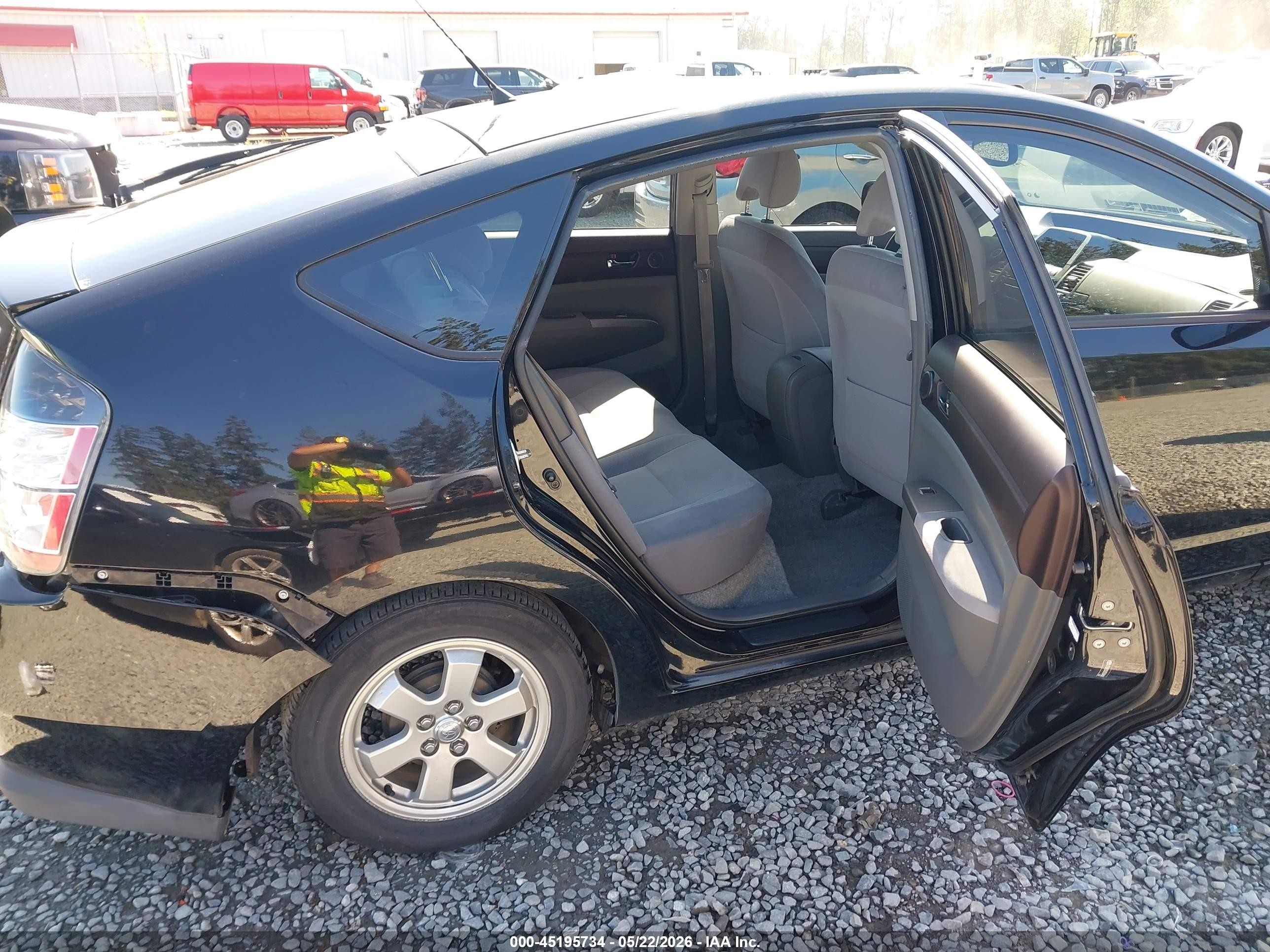2005 Toyota Prius   Черный vin: JTDKB20U353094804
