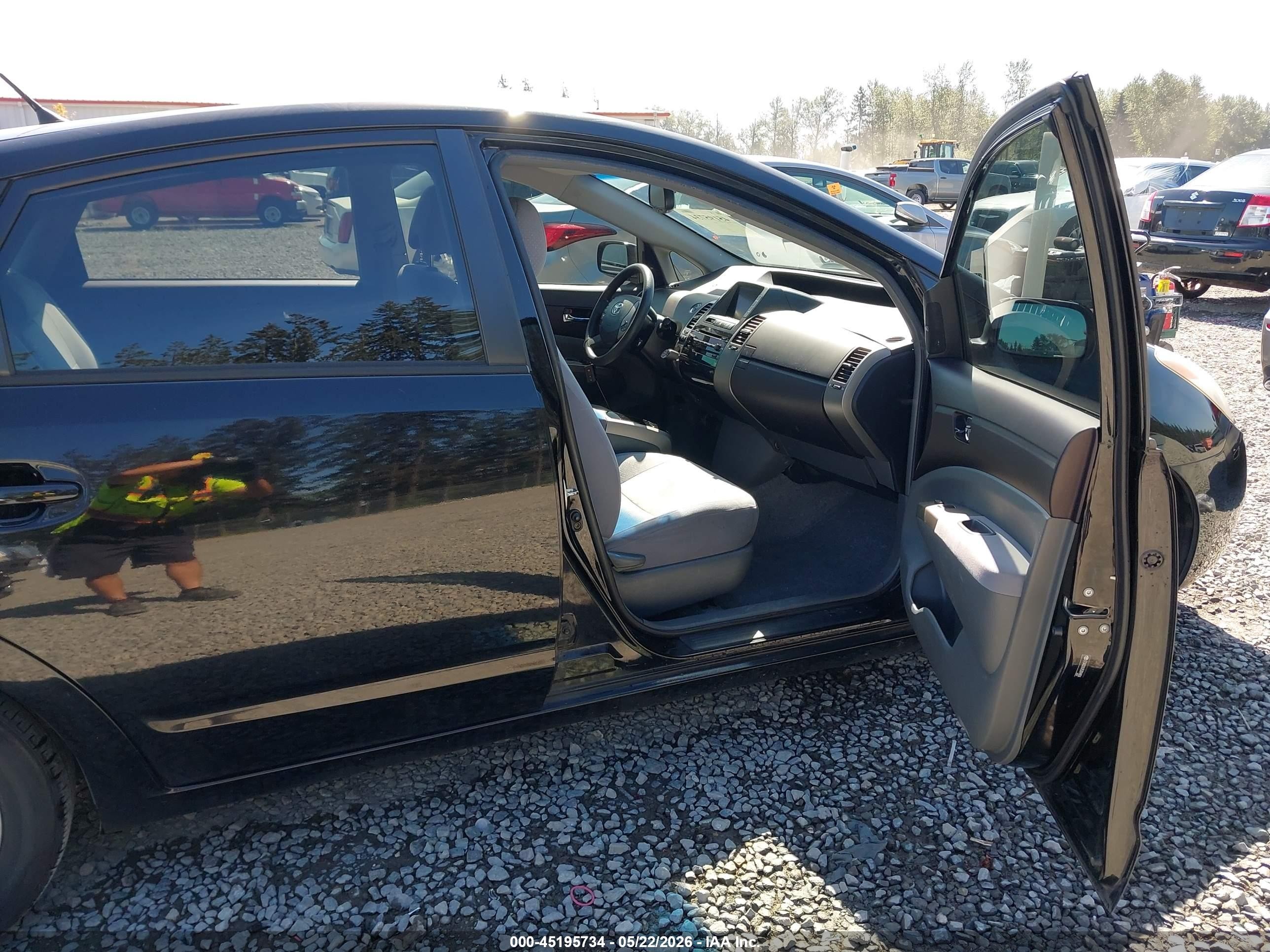 2005 Toyota Prius   Черный vin: JTDKB20U353094804