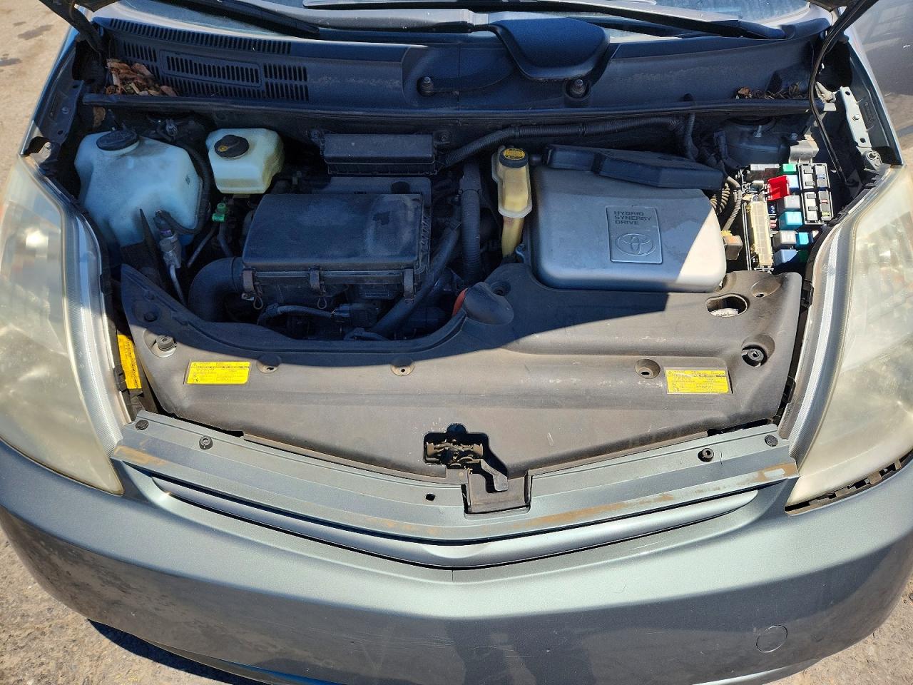 2005 Toyota Prius Base Silver vin: JTDKB20U353107907