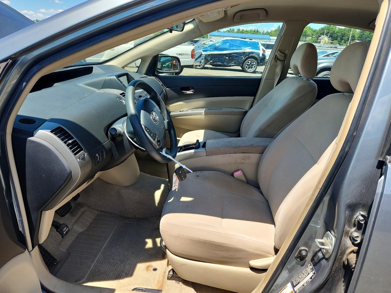 2005 Toyota Prius Base Silver vin: JTDKB20U353107907