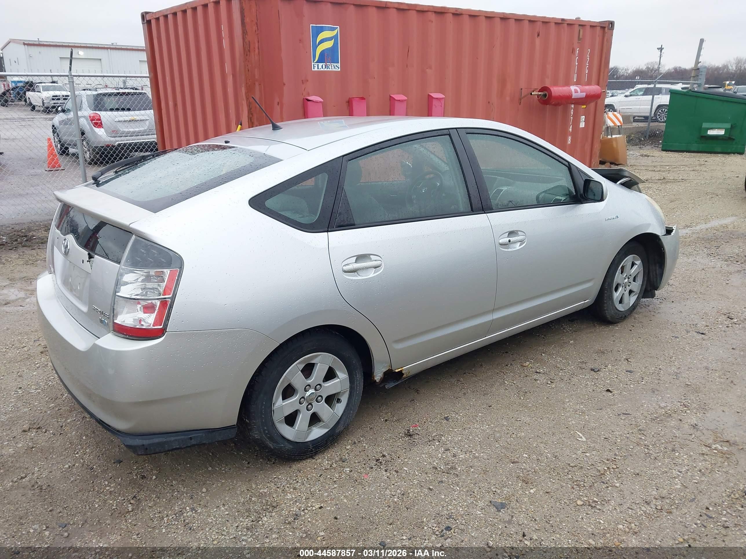 2005 Toyota Prius   Silver vin: JTDKB20U357019593