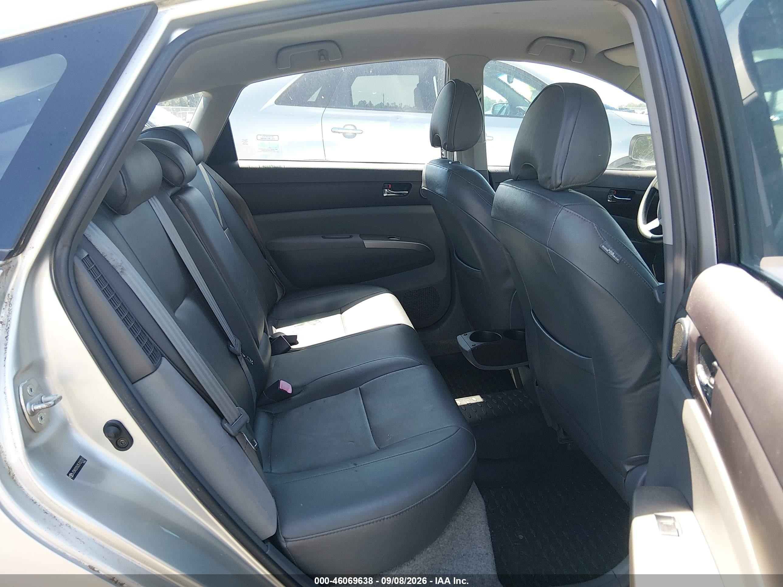 2005 Toyota Prius   Silver vin: JTDKB20U357027211