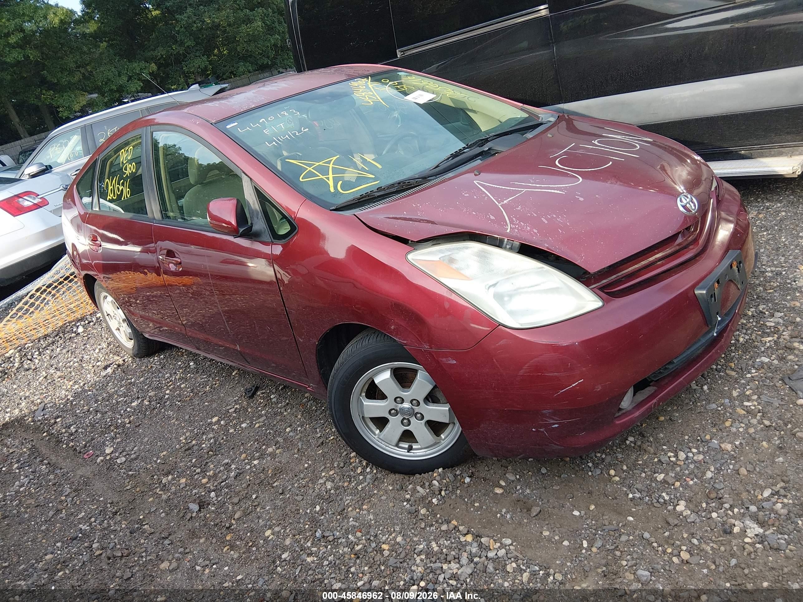 2005 Toyota Prius   Red vin: JTDKB20U357047538