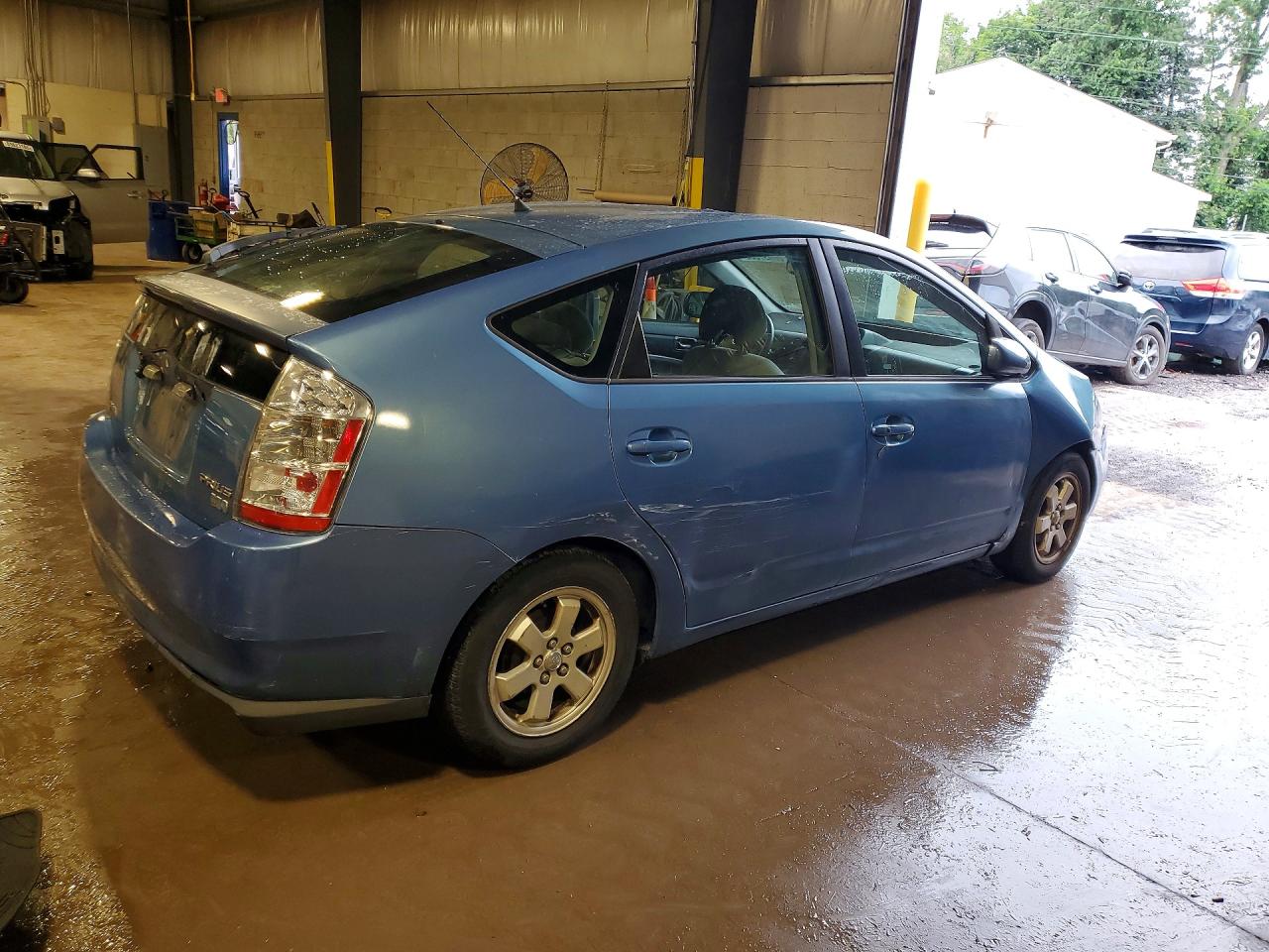 2006 Toyota Prius Base Blue vin: JTDKB20U363145039