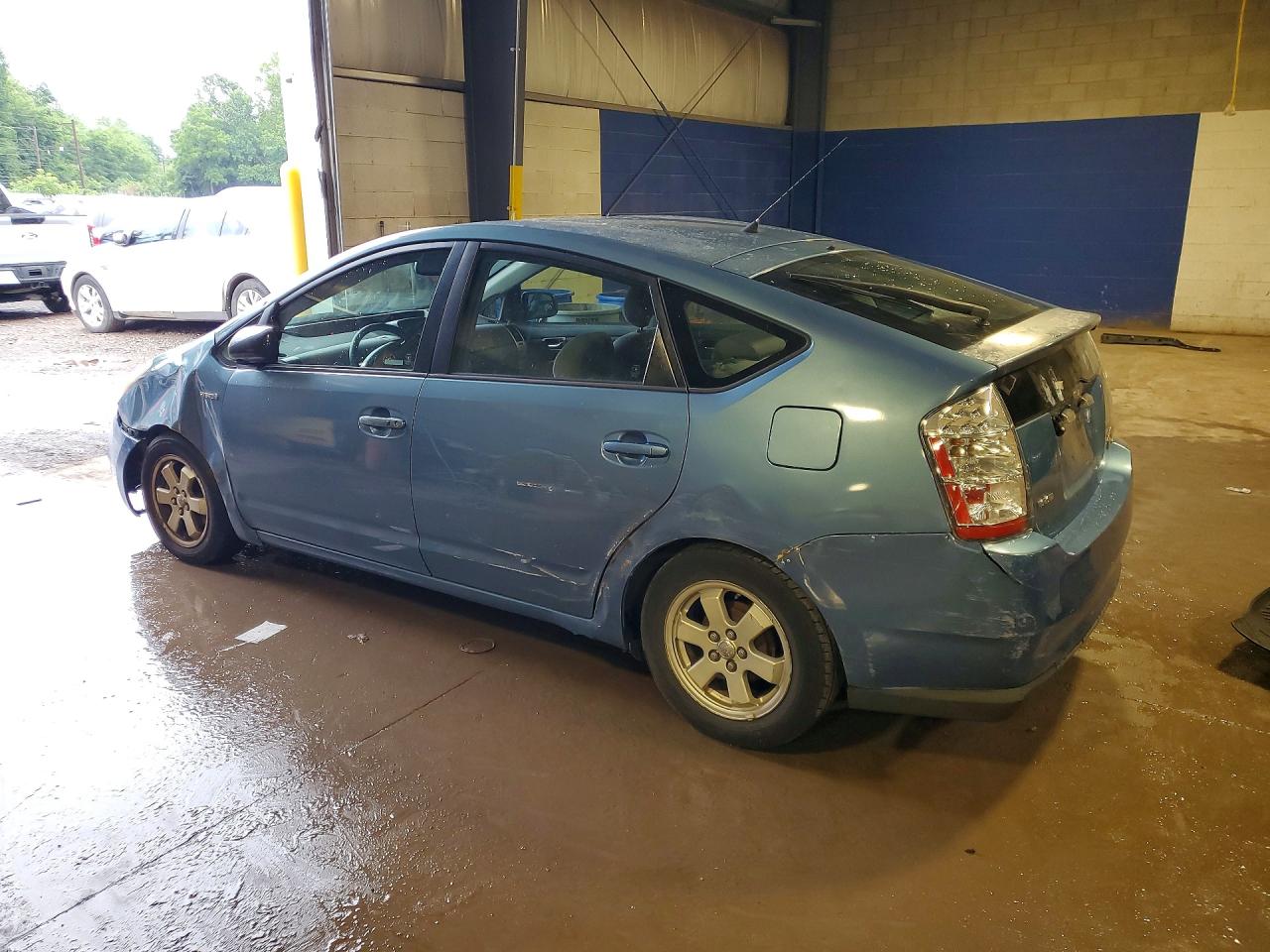 2006 Toyota Prius Base Blue vin: JTDKB20U363145039