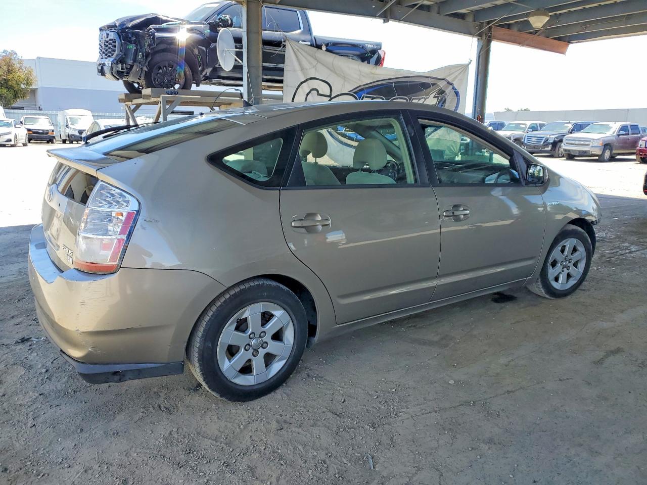 2006 Toyota Prius Base Золотой vin: JTDKB20U363191308