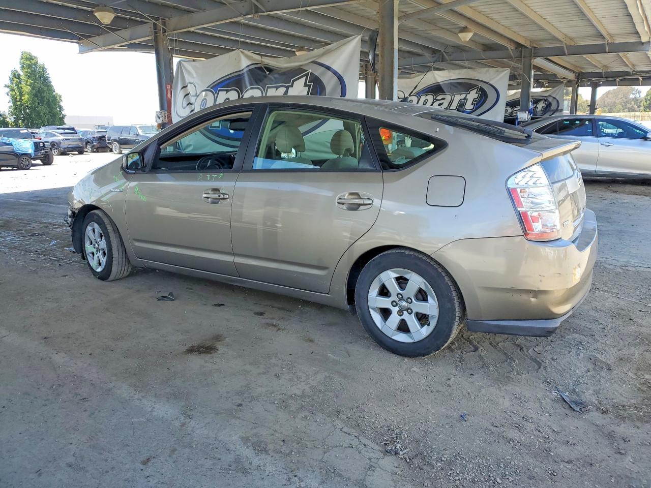 2006 Toyota Prius Base Золотой vin: JTDKB20U363191308