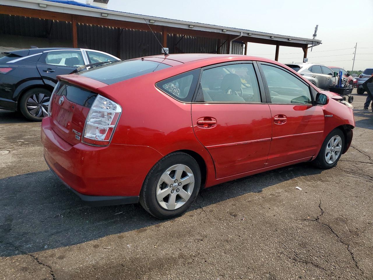 2006 Toyota Prius Base Красный vin: JTDKB20U367066303
