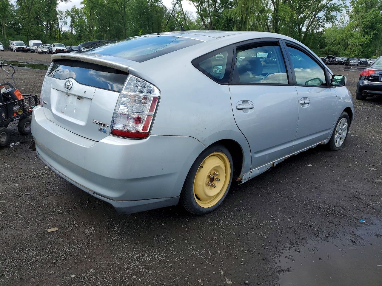 2006 Toyota Prius Base Silver vin: JTDKB20U367077978